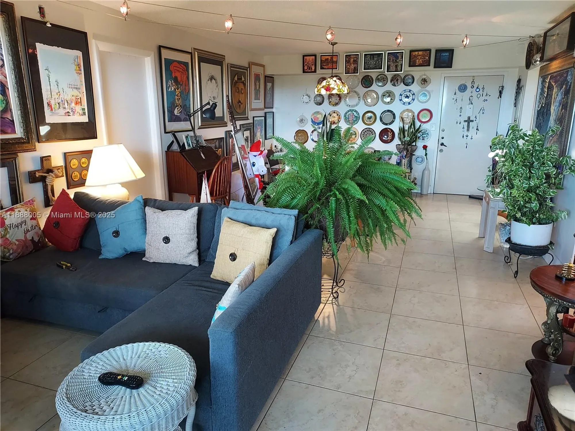 Property Slideshow image 22 of 41 | 1400 saint charles pl 623, Pembroke Pines, FL, 33026