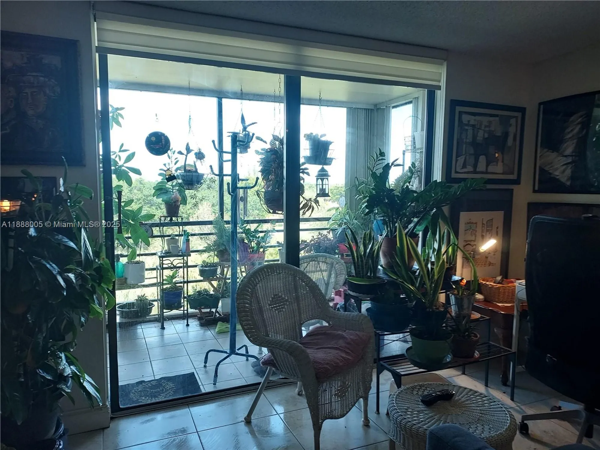 Property Slideshow image 23 of 41 | 1400 saint charles pl 623, Pembroke Pines, FL, 33026