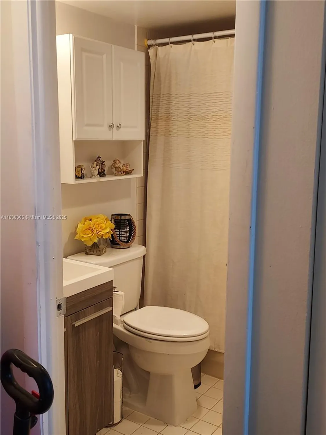 Property Slideshow image 39 of 41 | 1400 saint charles pl 623, Pembroke Pines, FL, 33026