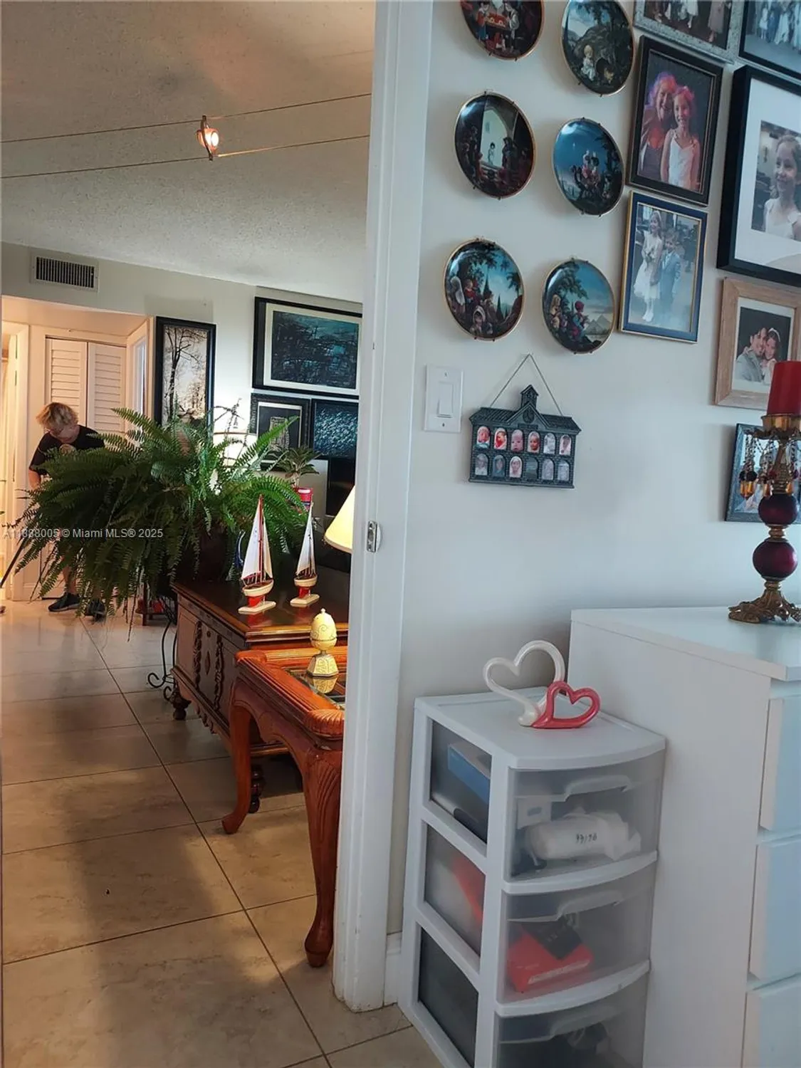 Property Slideshow image 32 of 41 | 1400 saint charles pl 623, Pembroke Pines, FL, 33026