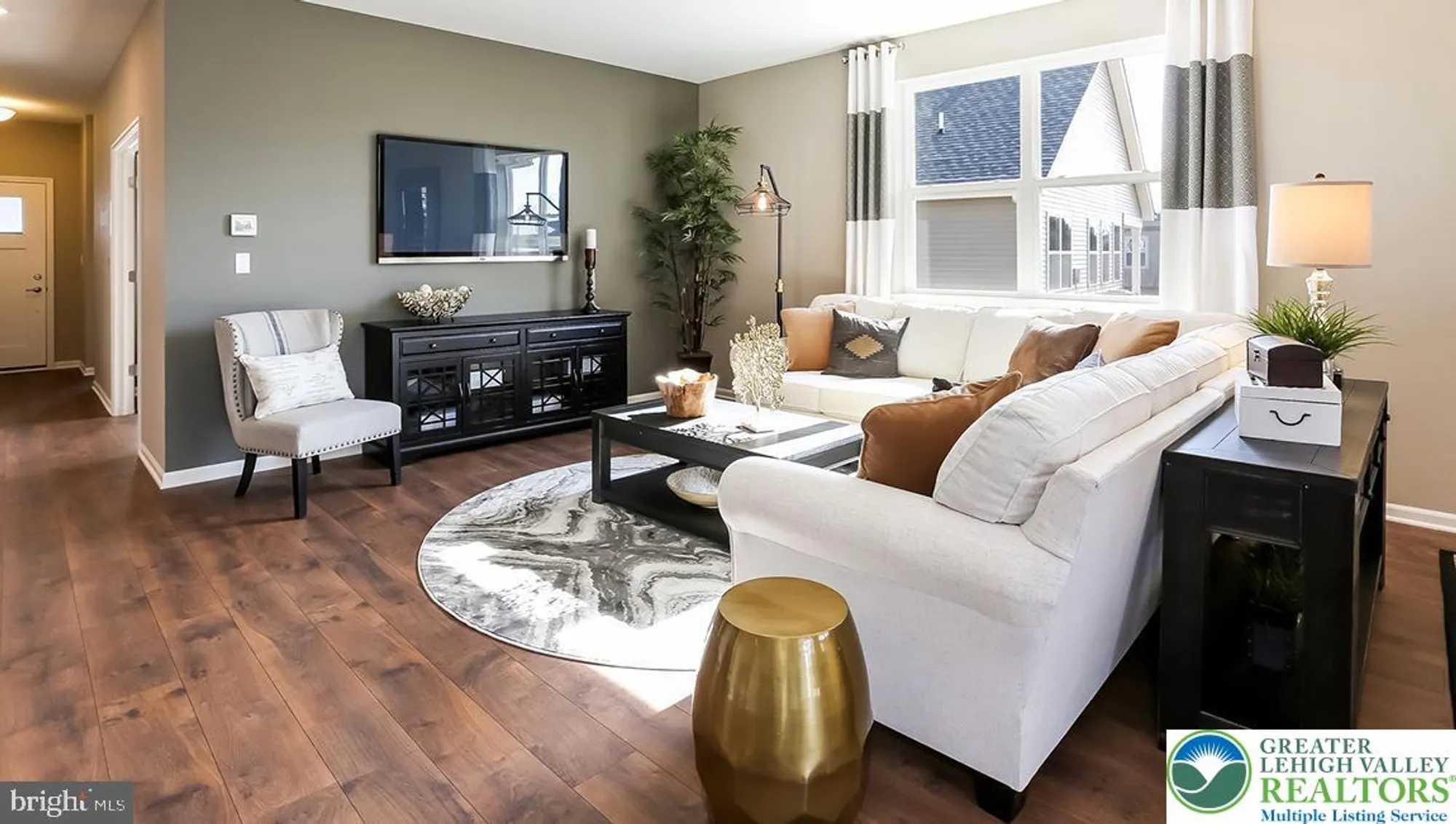 Property Slideshow image 6 of 12 | 1530 dresden dr, Breinigsville, PA, 18031