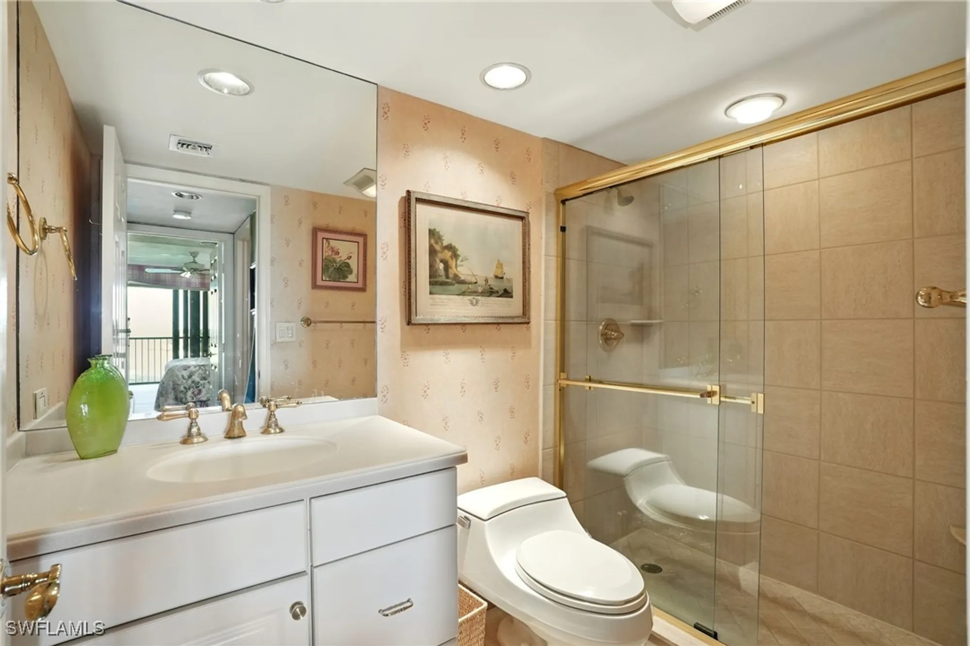 Property Slideshow image 16 of 37 | 2400 gulf shore blvd 804, Naples, FL, 34103