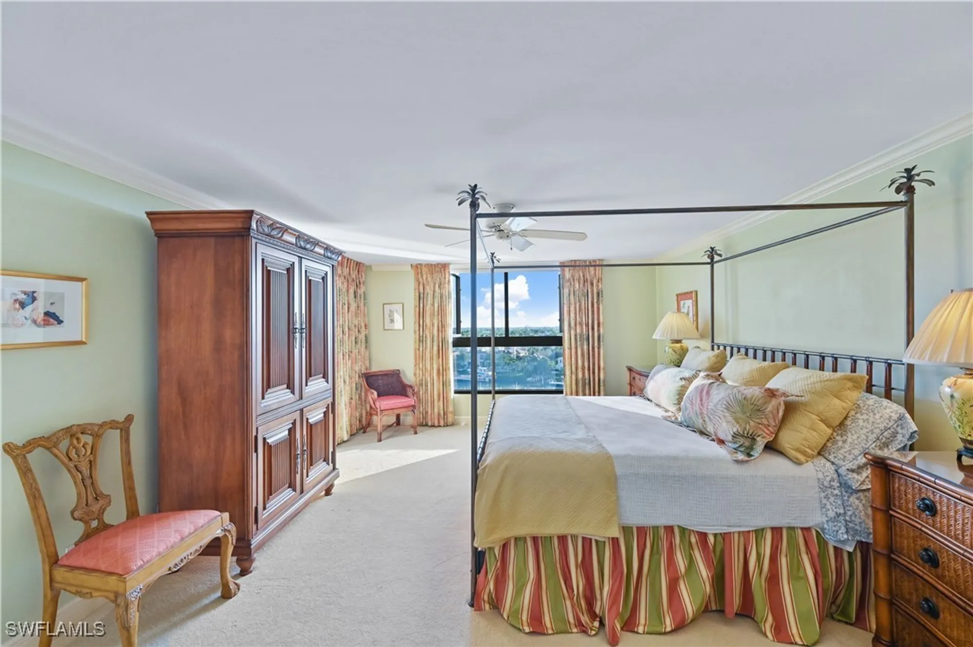 Property Slideshow image 13 of 37 | 2400 gulf shore blvd 804, Naples, FL, 34103