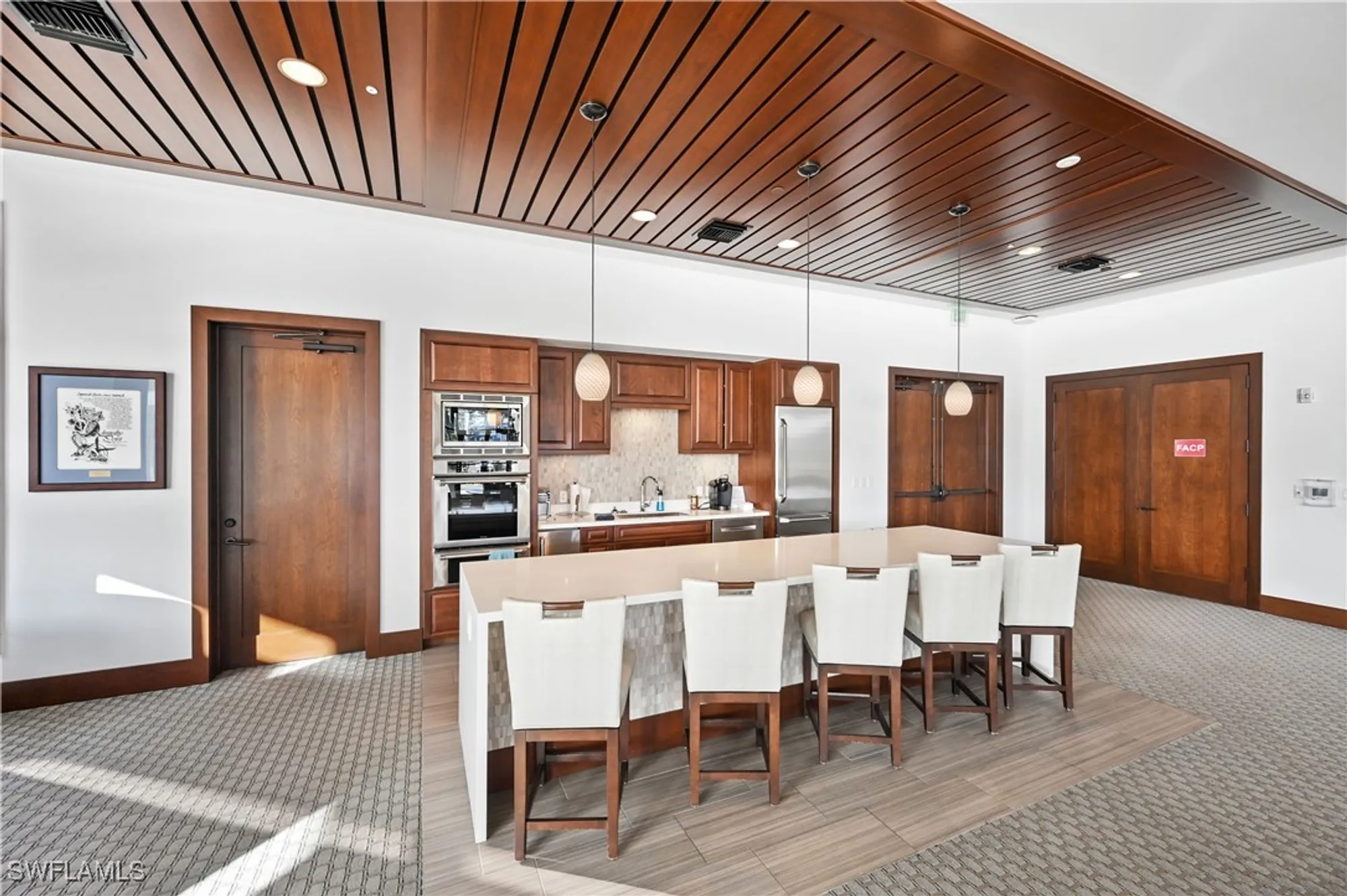 Property Slideshow image 27 of 37 | 2400 gulf shore blvd 804, Naples, FL, 34103