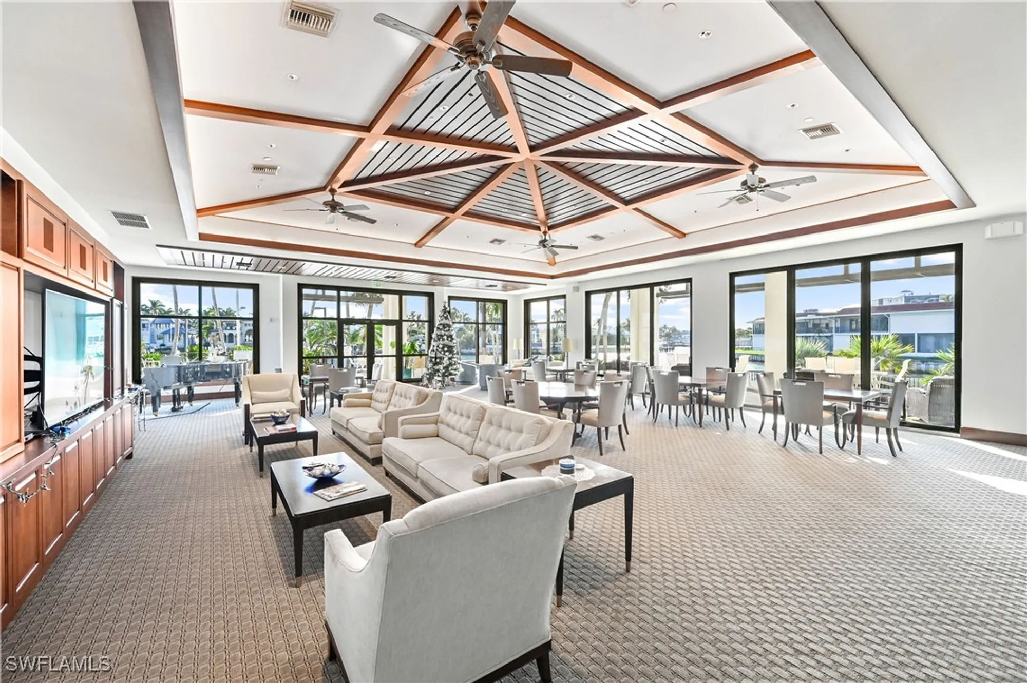 Property Slideshow image 28 of 37 | 2400 gulf shore blvd 804, Naples, FL, 34103