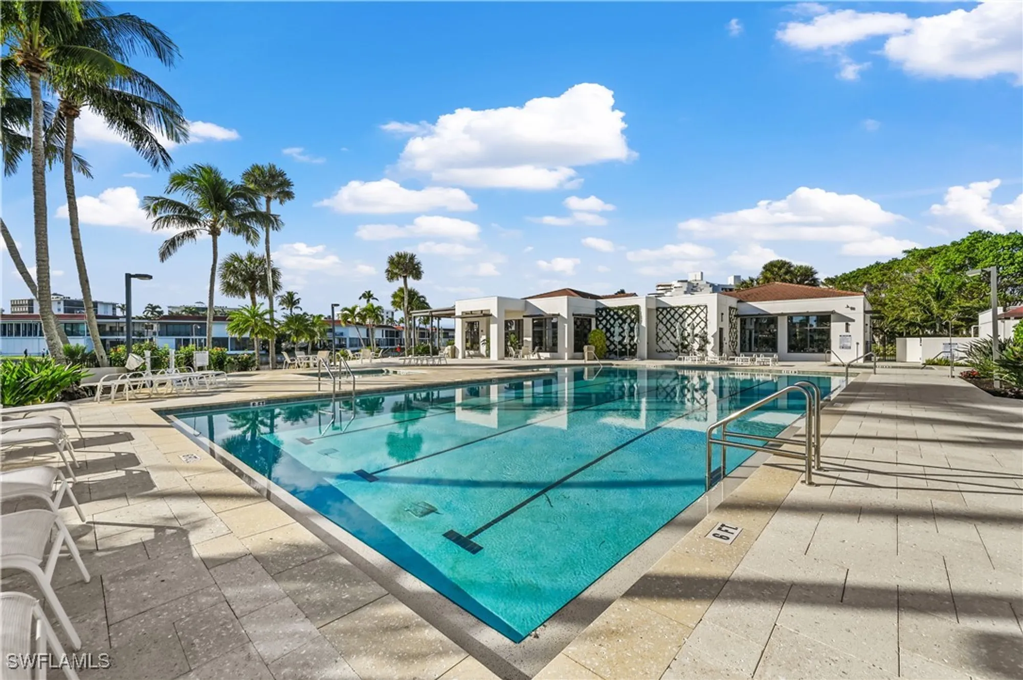 Property Slideshow image 22 of 37 | 2400 gulf shore blvd 804, Naples, FL, 34103
