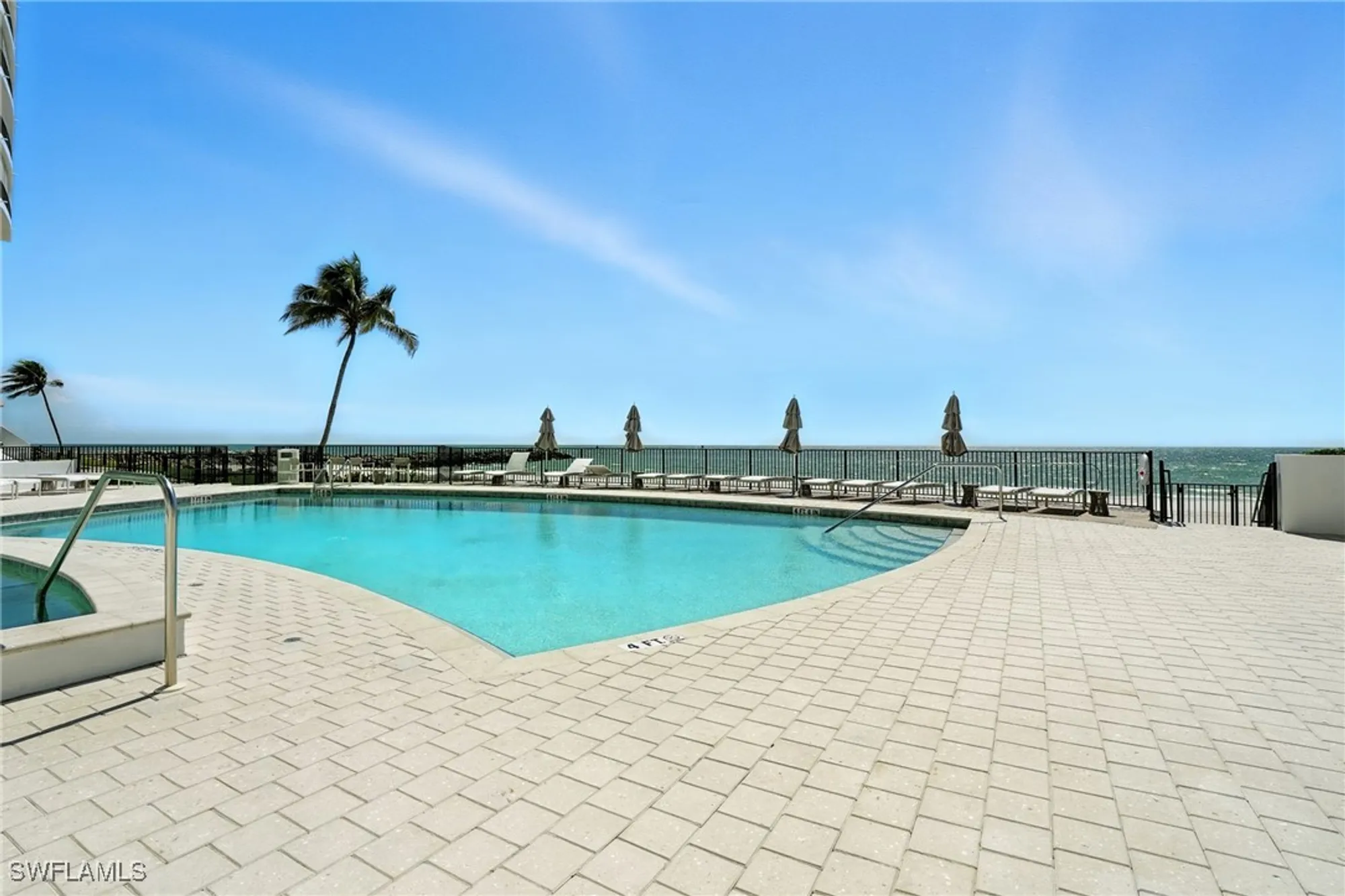 Property Slideshow image 34 of 37 | 2400 gulf shore blvd 804, Naples, FL, 34103