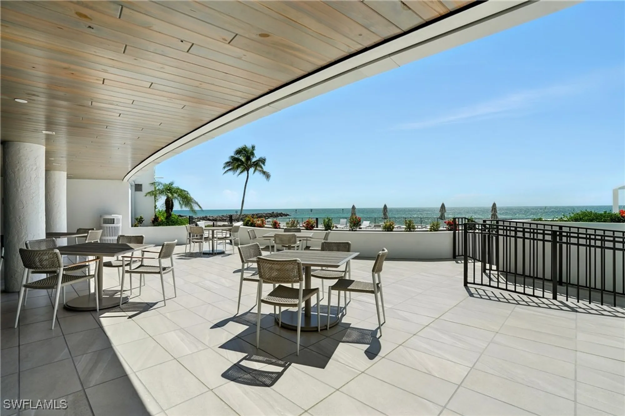 Property Slideshow image 33 of 37 | 2400 gulf shore blvd 804, Naples, FL, 34103