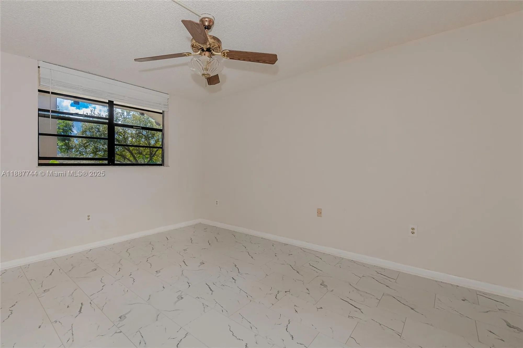 Property Slideshow image 15 of 45 | 1100 colony point cir apt 208, Pembroke Pines, FL, 33026