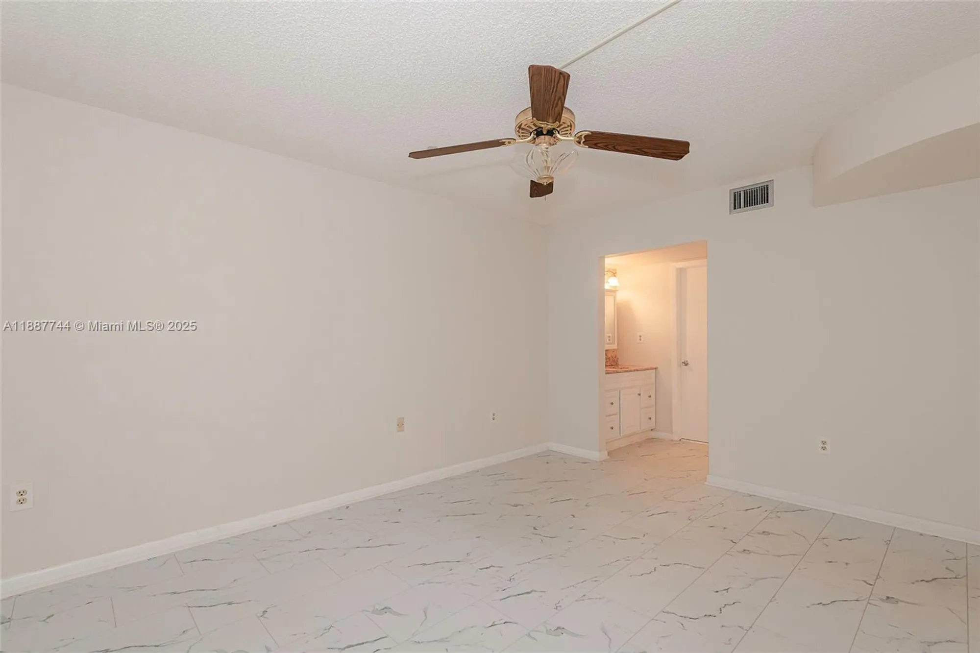 Property Slideshow image 17 of 45 | 1100 colony point cir apt 208, Pembroke Pines, FL, 33026