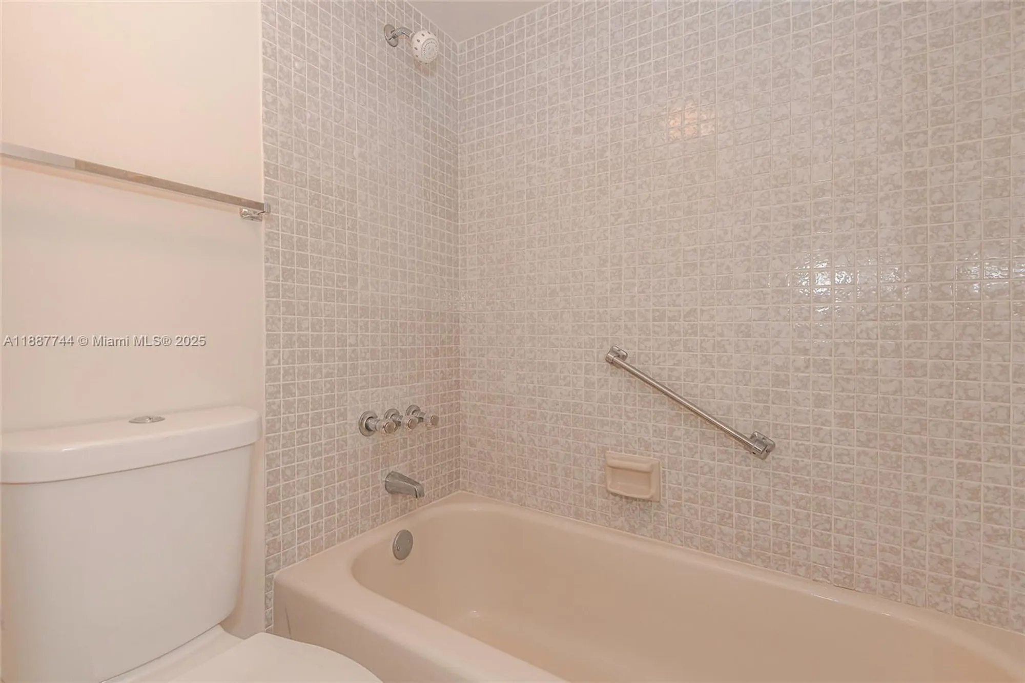 Property Slideshow image 19 of 45 | 1100 colony point cir apt 208, Pembroke Pines, FL, 33026