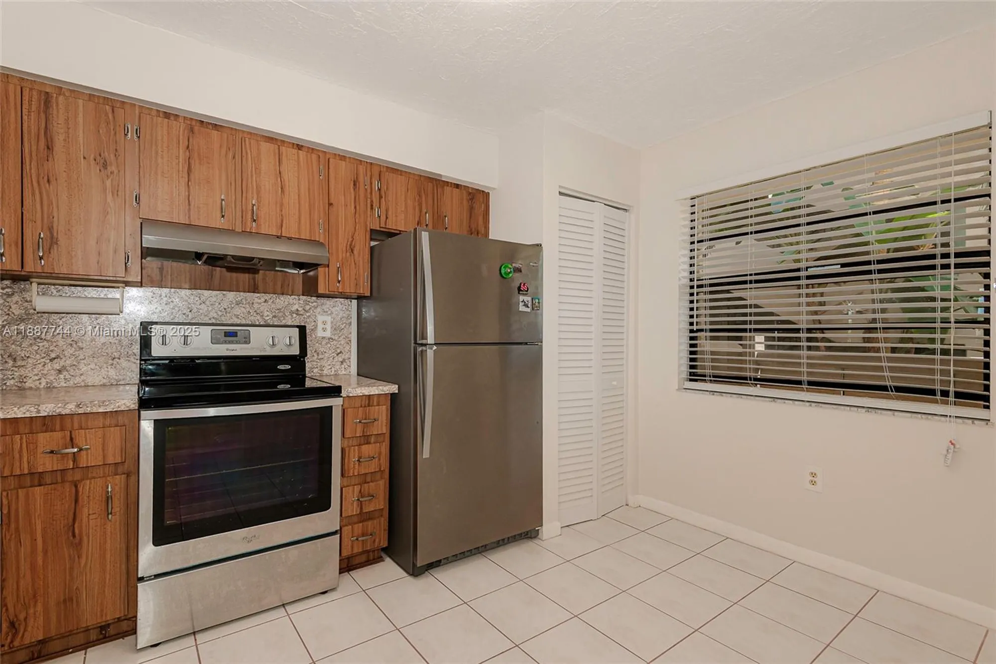 Property Slideshow image 11 of 45 | 1100 colony point cir apt 208, Pembroke Pines, FL, 33026