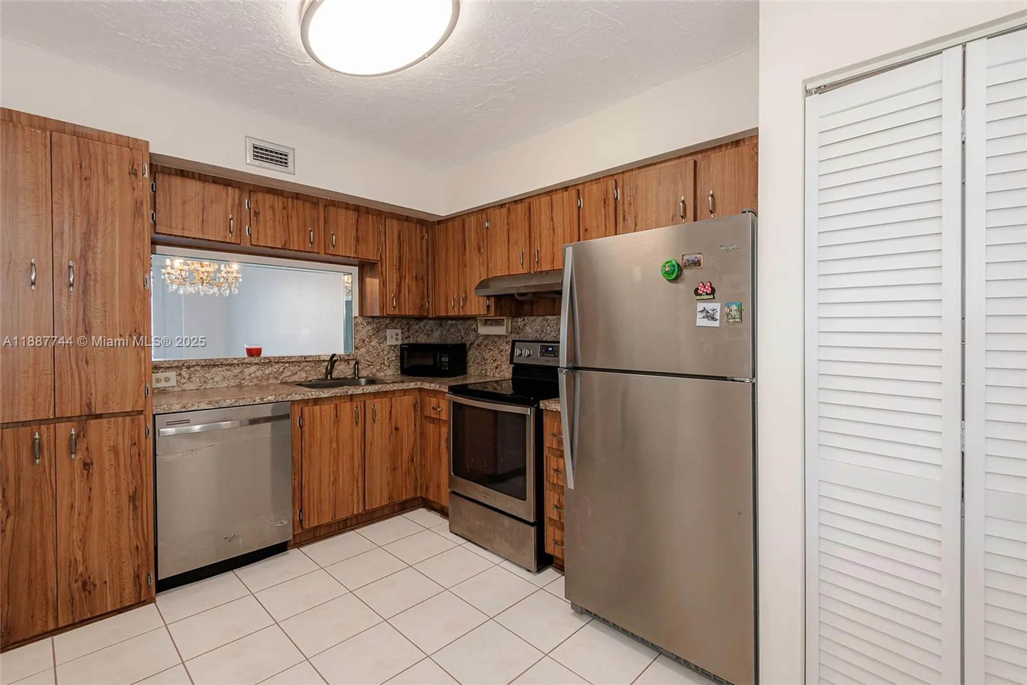 Property Slideshow image 13 of 45 | 1100 colony point cir apt 208, Pembroke Pines, FL, 33026
