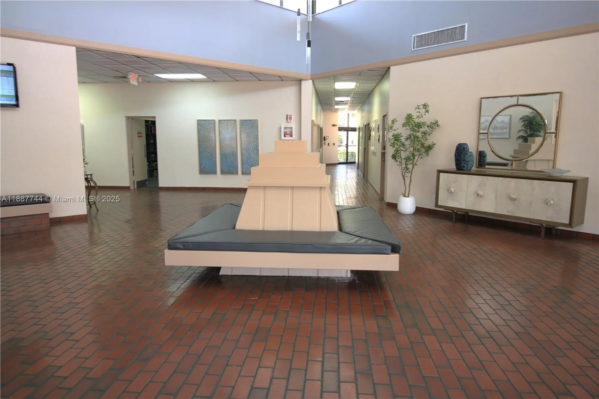 Property Slideshow image 28 of 45 | 1100 colony point cir apt 208, Pembroke Pines, FL, 33026