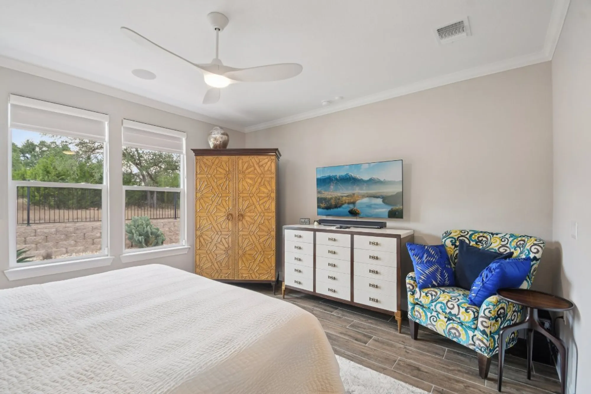 Property Slideshow image 21 of 37 | 309 kitty hawk rd, Georgetown, TX, 78633