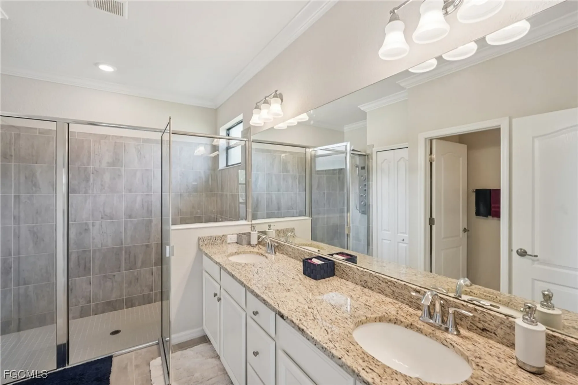 Property Slideshow image 21 of 50 | 11872 arbor trace dr, Fort Myers, FL, 33913