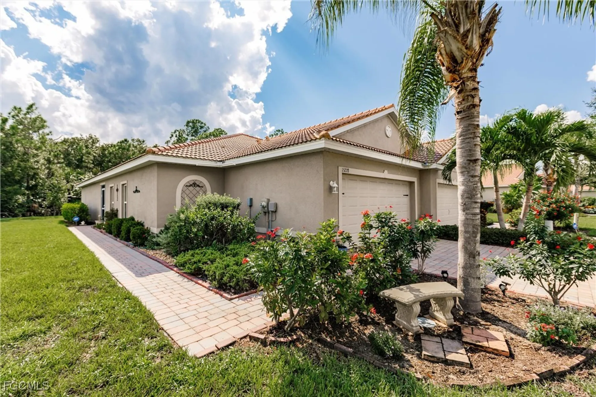 Property Slideshow image 2 of 49 | 15228 ligustrum ln, Alva, FL, 33920