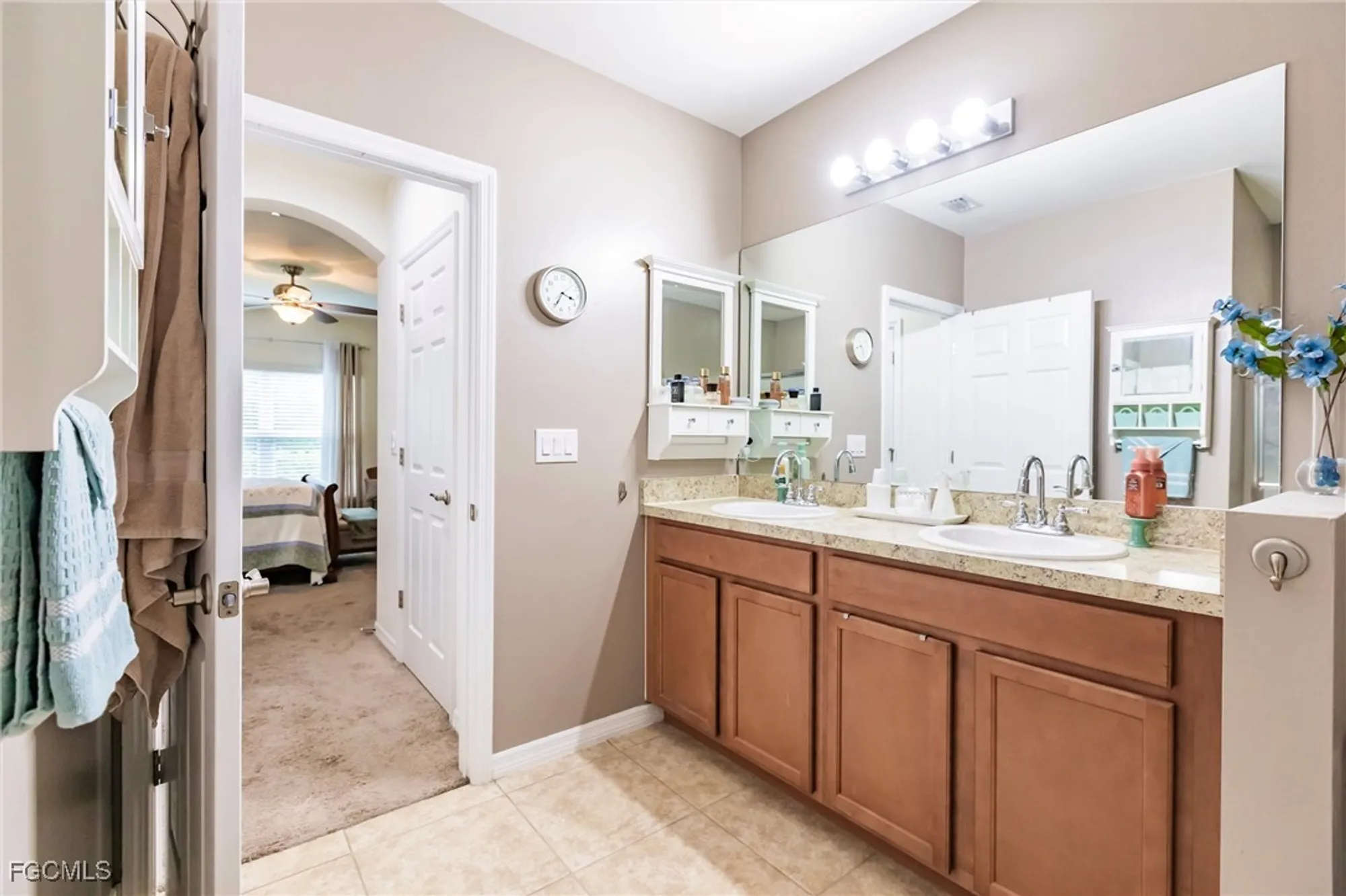 Property Slideshow image 32 of 49 | 15228 ligustrum ln, Alva, FL, 33920