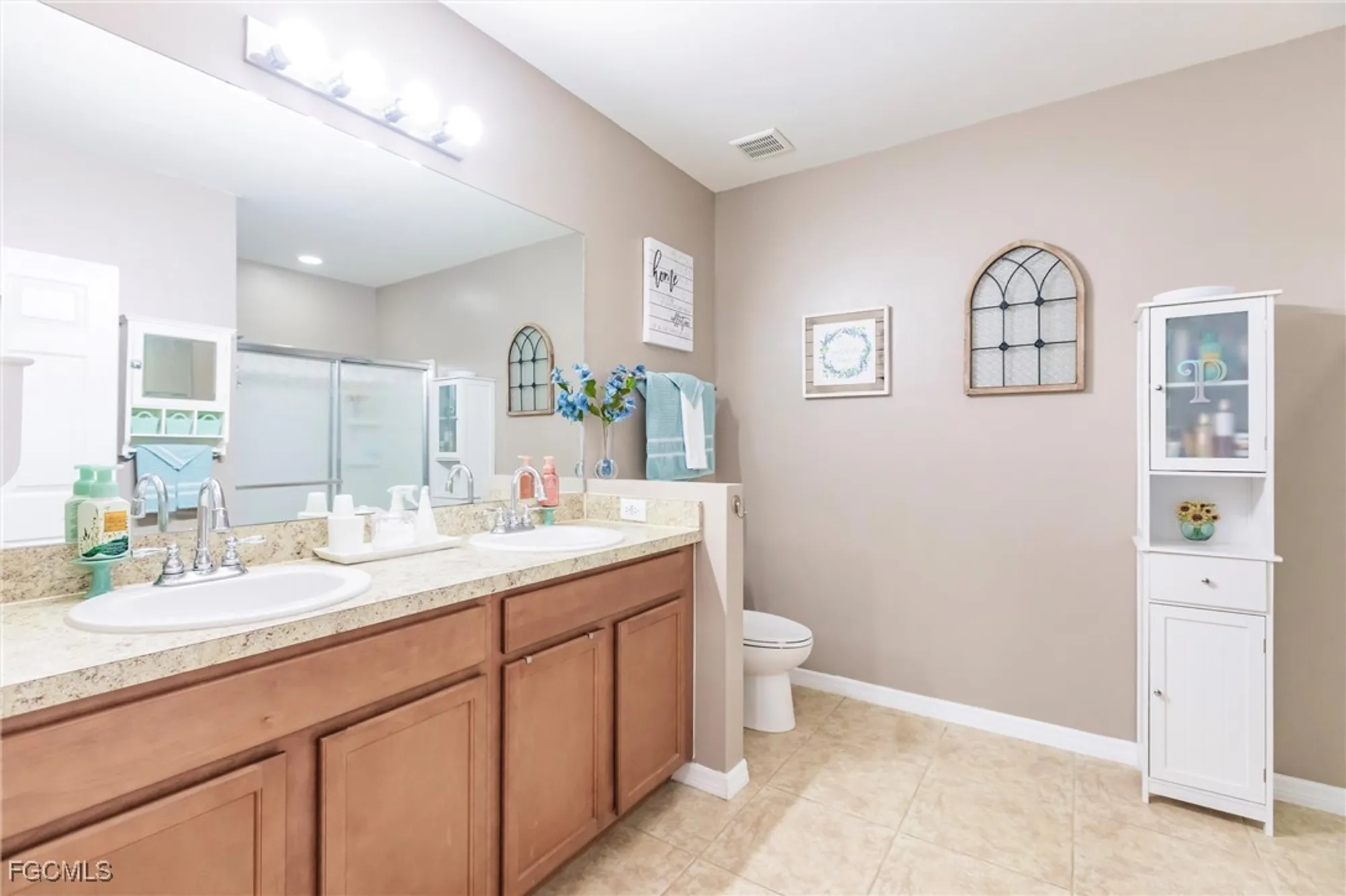 Property Slideshow image 33 of 49 | 15228 ligustrum ln, Alva, FL, 33920