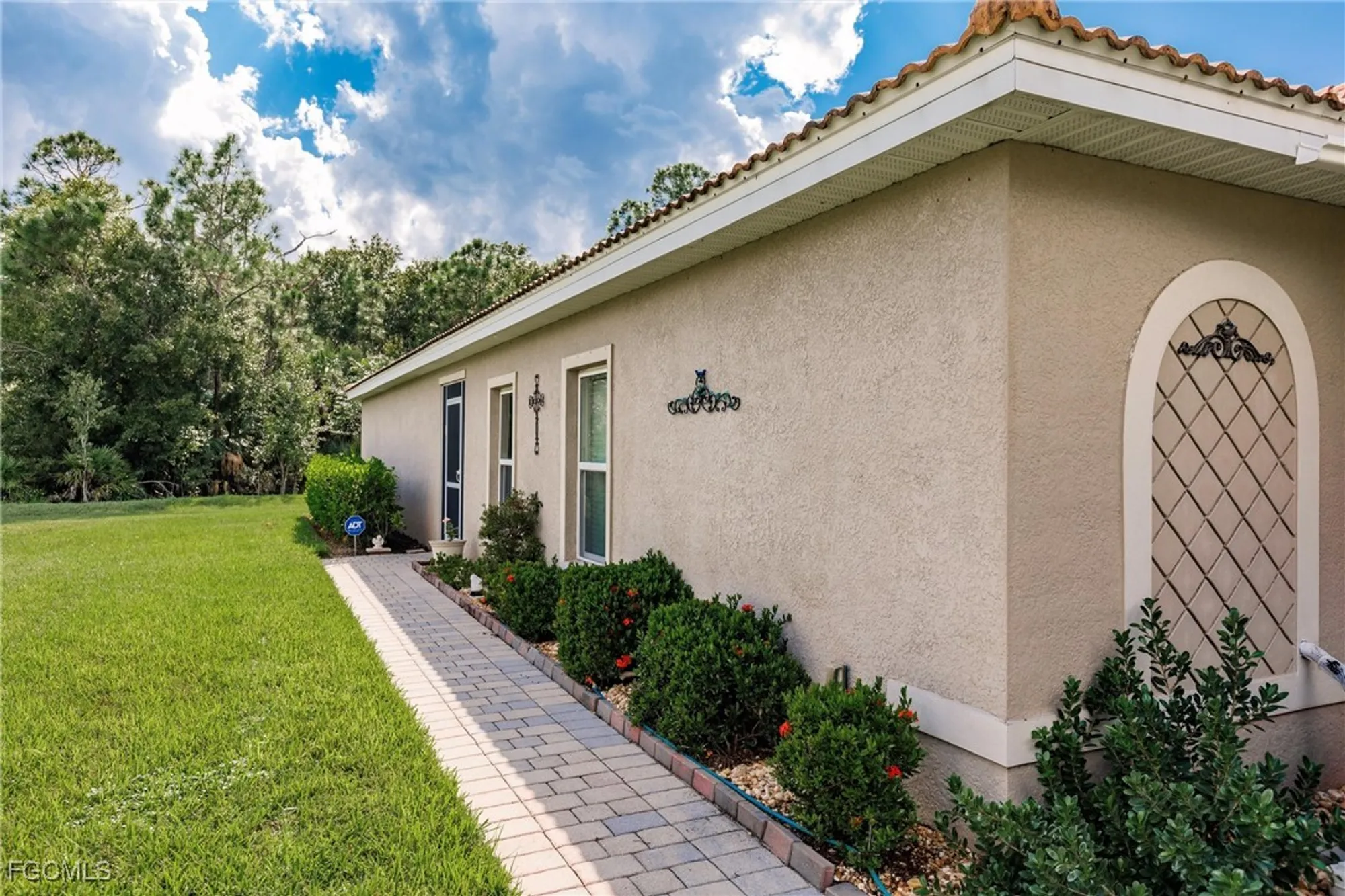 Property Slideshow image 47 of 49 | 15228 ligustrum ln, Alva, FL, 33920