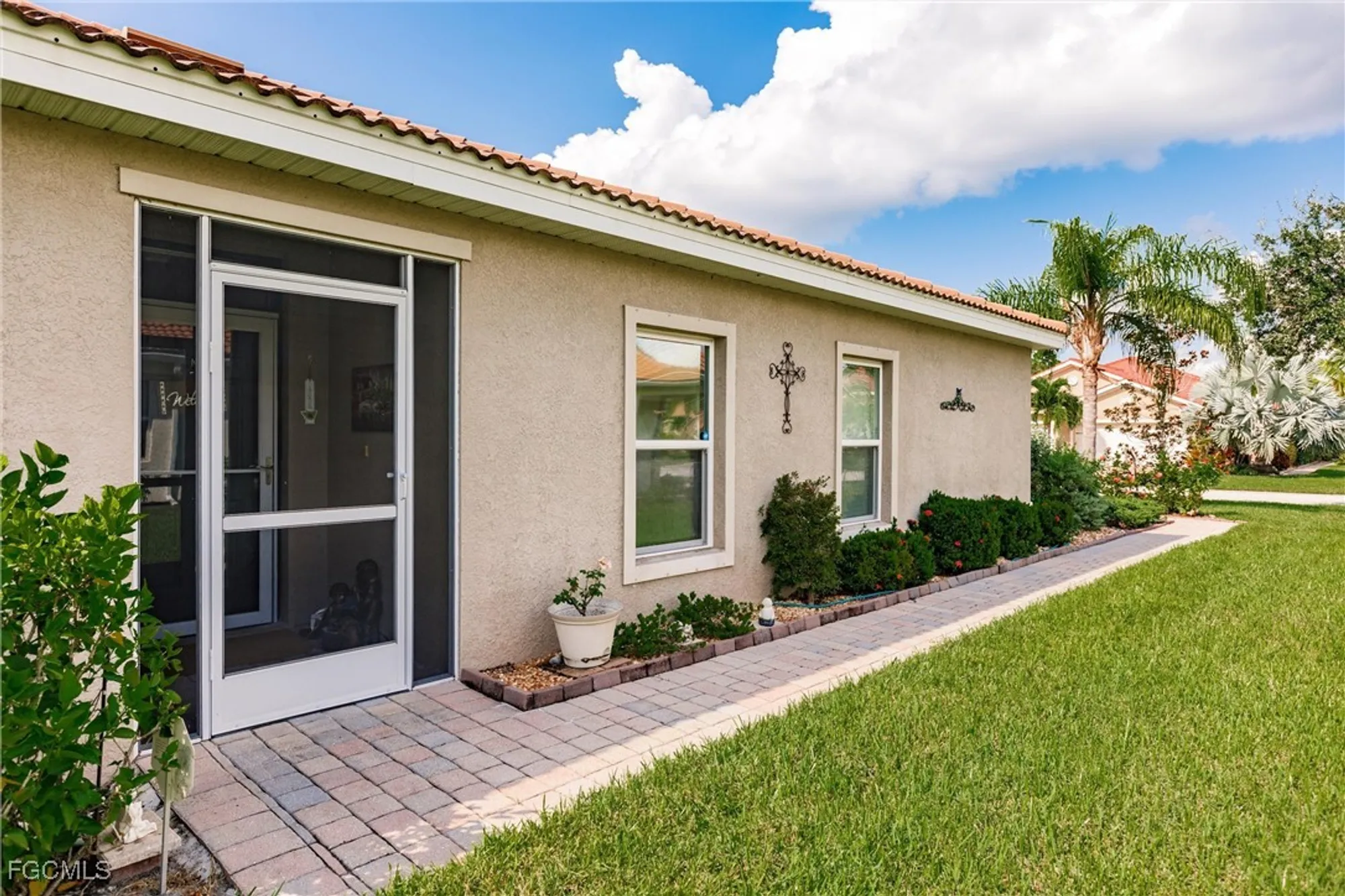 Property Slideshow image 5 of 49 | 15228 ligustrum ln, Alva, FL, 33920