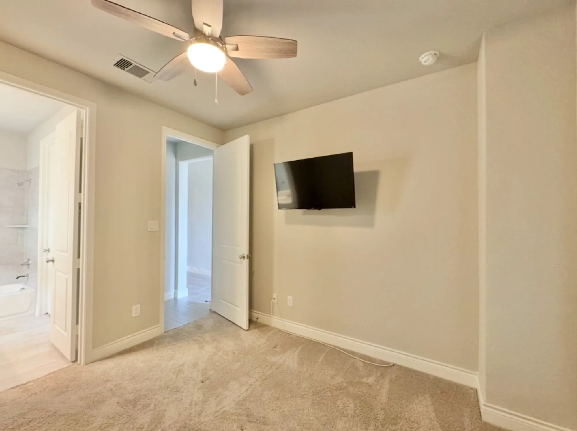 Property Slideshow image 31 of 37 | 2157 wildrye ln, New Braunfels, TX, 78132