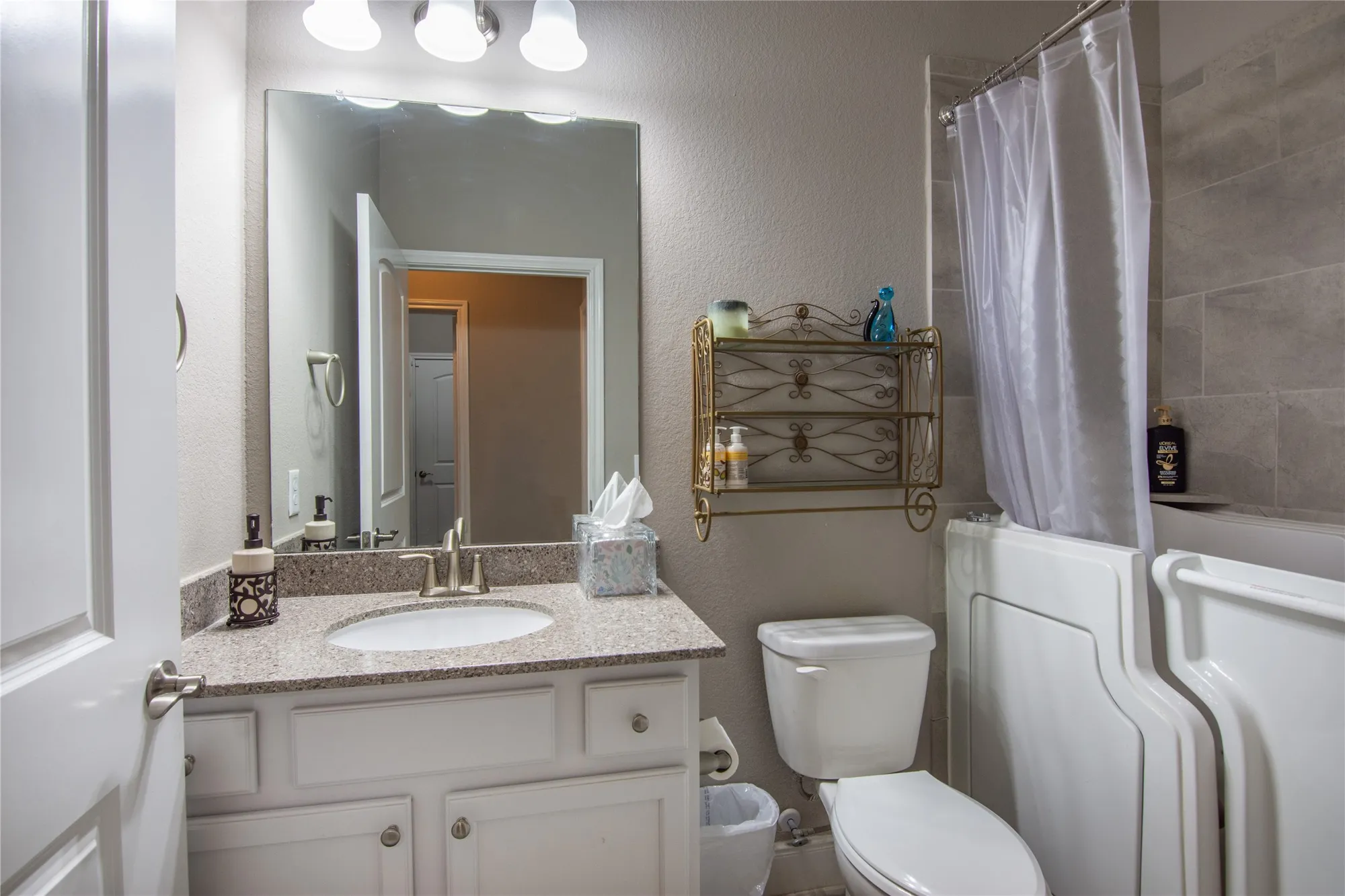 Property Slideshow image 33 of 45 | 442 spindrift cir, Richmond, TX, 77469