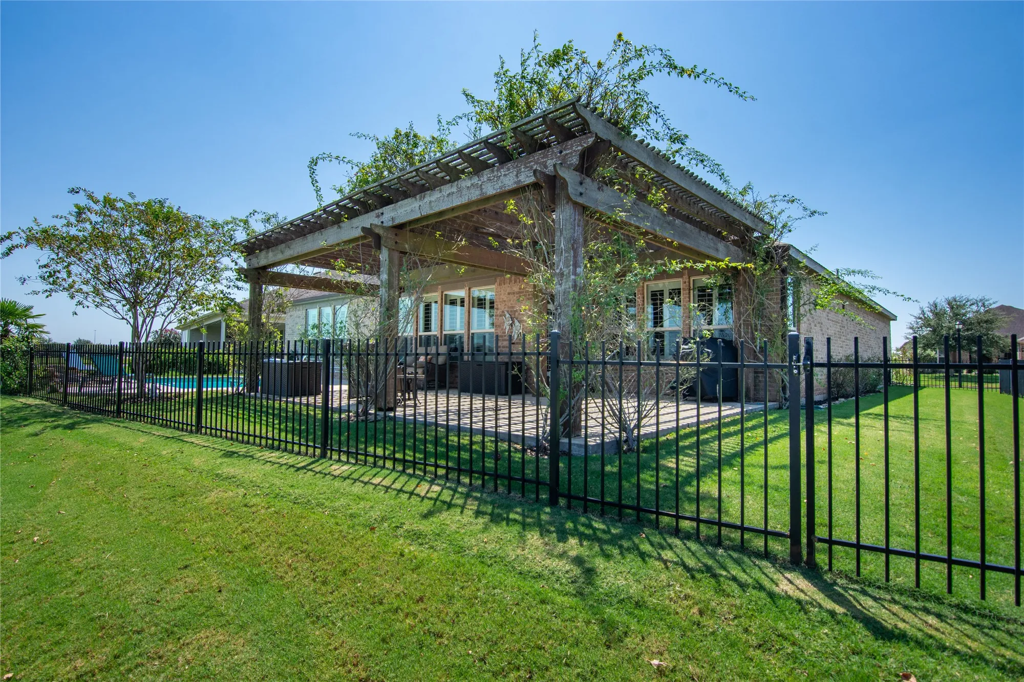 Property Slideshow image 6 of 45 | 442 spindrift cir, Richmond, TX, 77469