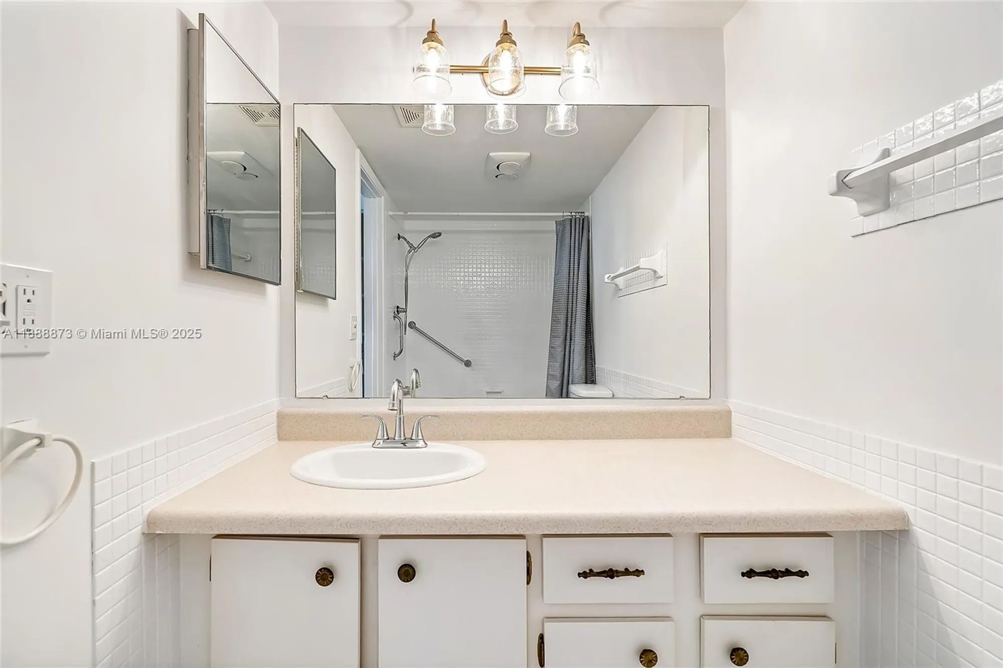 Property Slideshow image 21 of 40 | 4851 nw 21st st apt 512, Lauderhill, FL, 33313