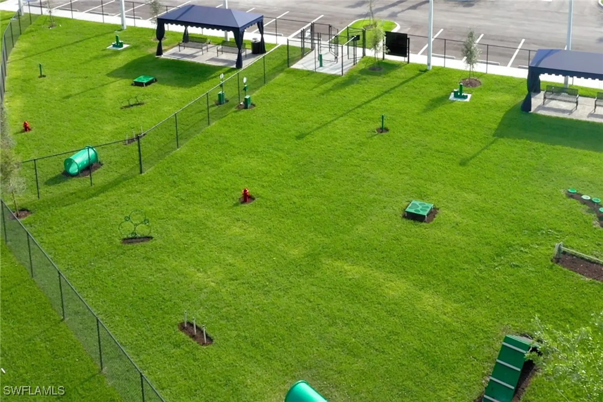 Property Slideshow image 8 of 10 | 11809 drake ln, Naples, FL, 34120