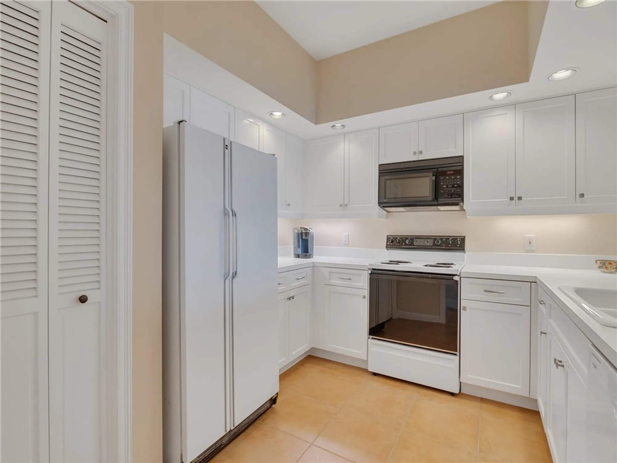 Property Slideshow image 11 of 35 | 5225 e harbor village dr 204, Vero Beach, FL, 32967