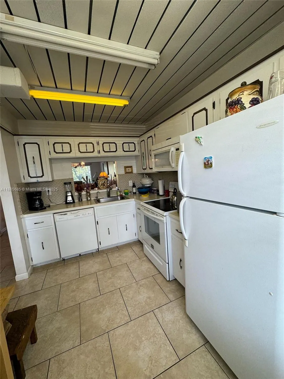 Property Slideshow image 4 of 30 | 3551 inverrary dr apt 208, Lauderhill, FL, 33319