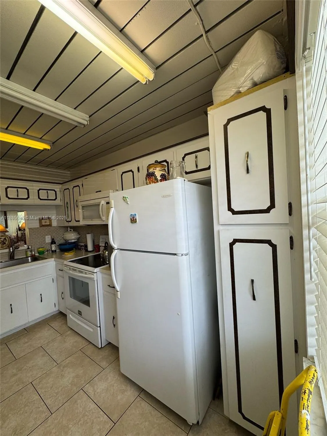 Property Slideshow image 7 of 30 | 3551 inverrary dr apt 208, Lauderhill, FL, 33319