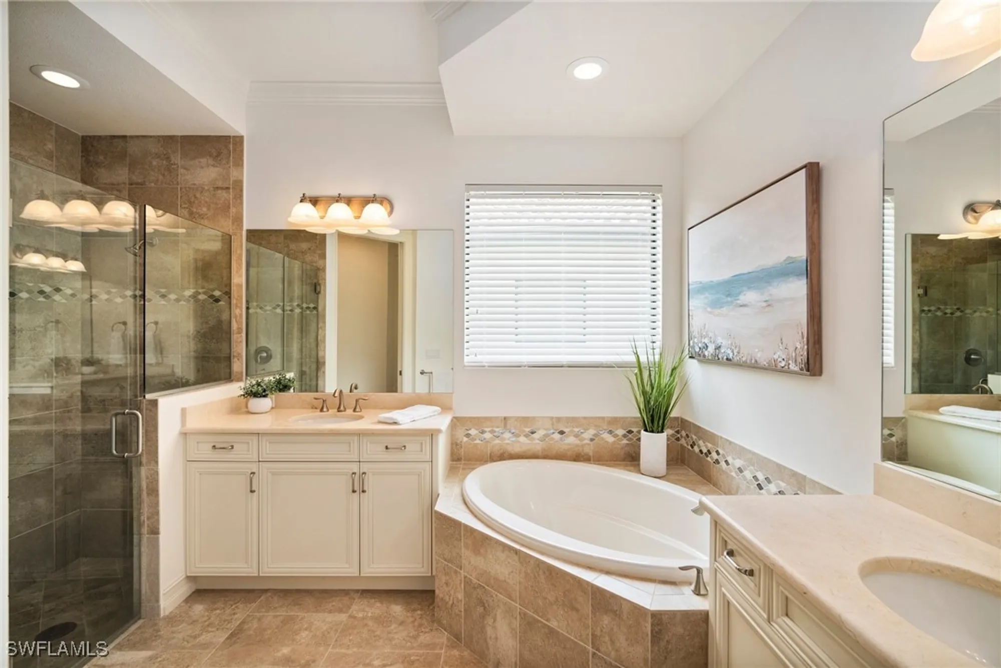 Property Slideshow image 16 of 38 | 6541 roma way, Naples, FL, 34113