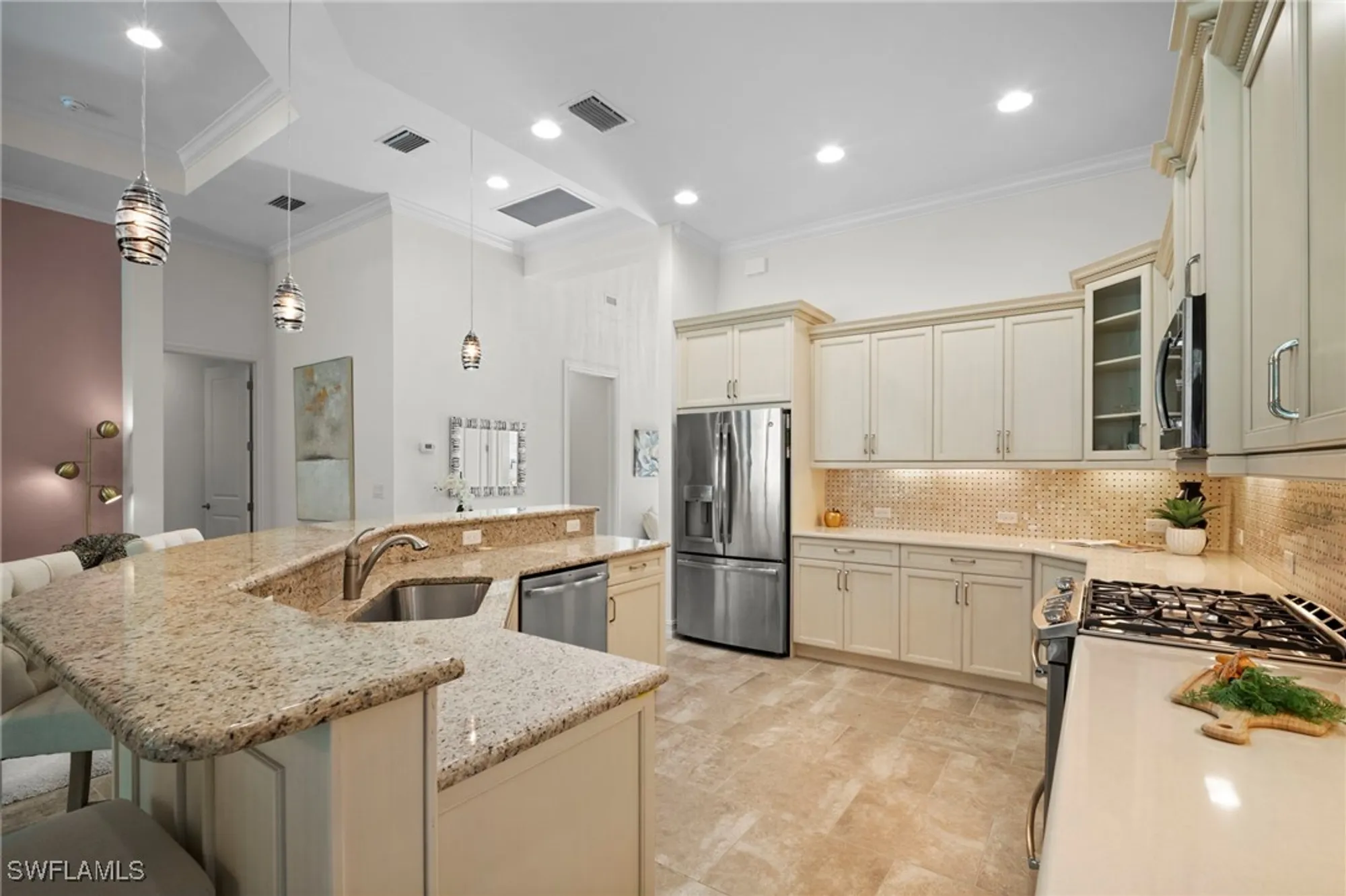 Property Slideshow image 10 of 38 | 6541 roma way, Naples, FL, 34113