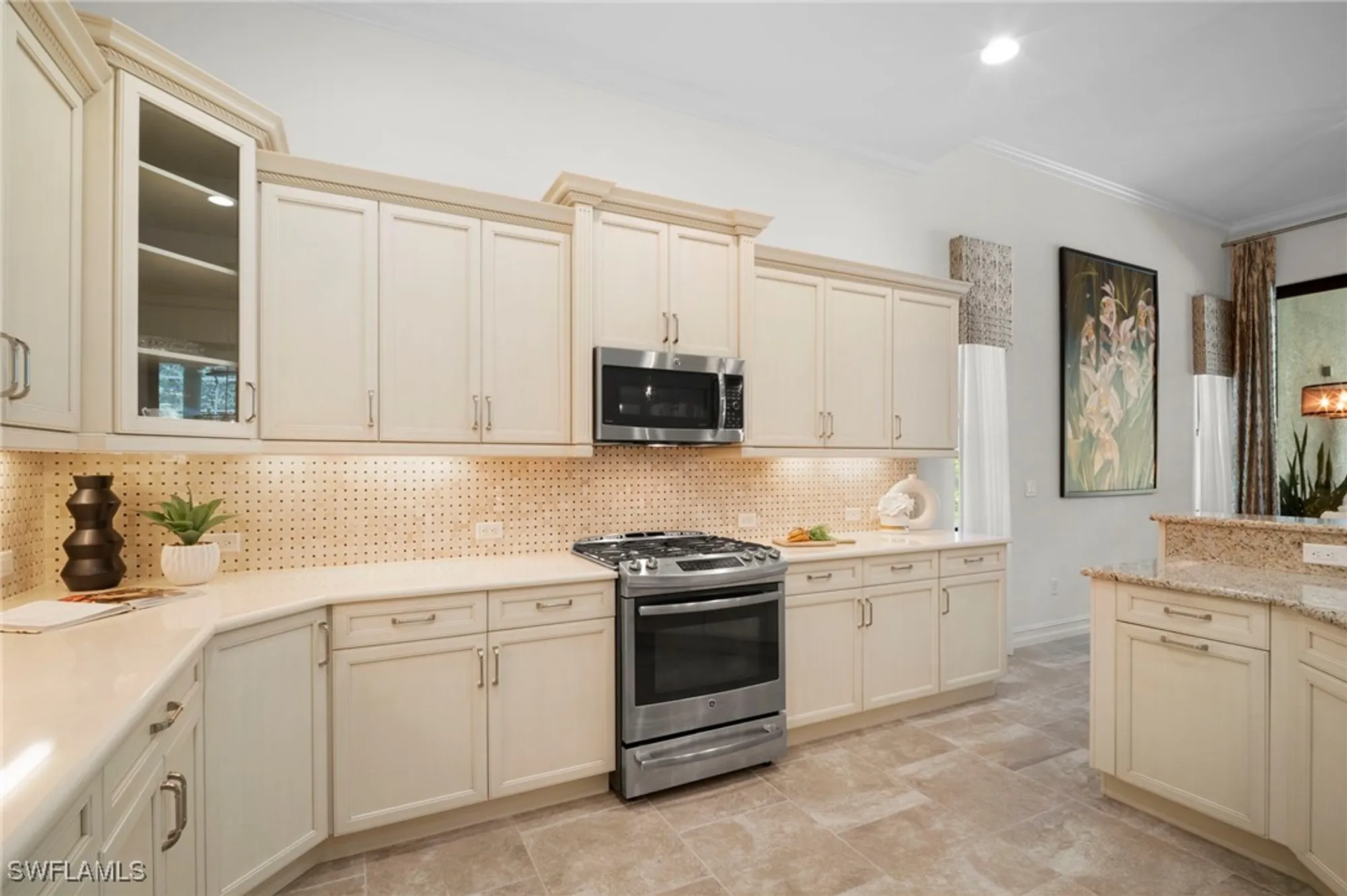 Property Slideshow image 12 of 38 | 6541 roma way, Naples, FL, 34113