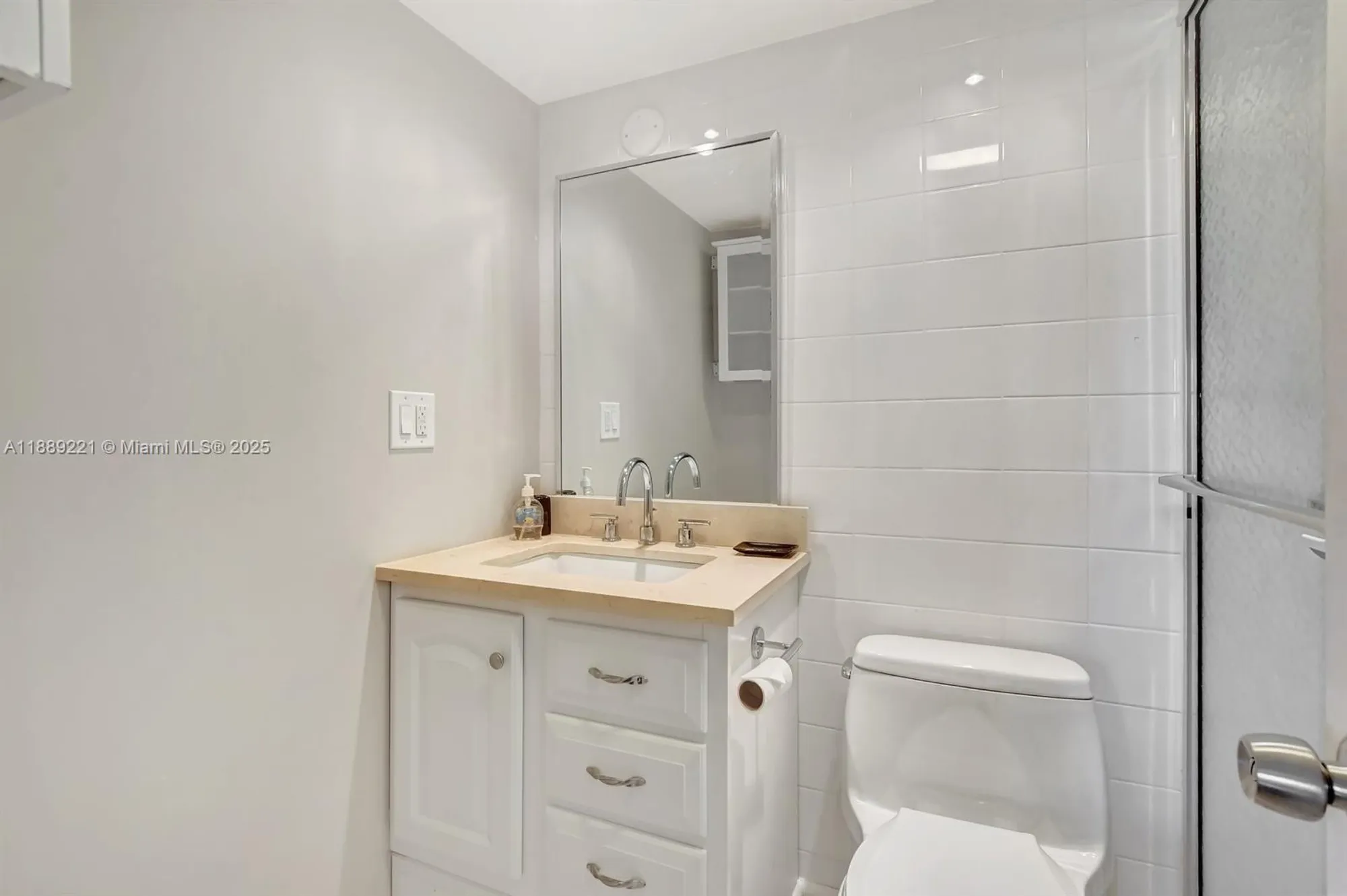 Property Slideshow image 13 of 27 | 4008 oakridge a # 4008, Deerfield Beach, FL, 33442