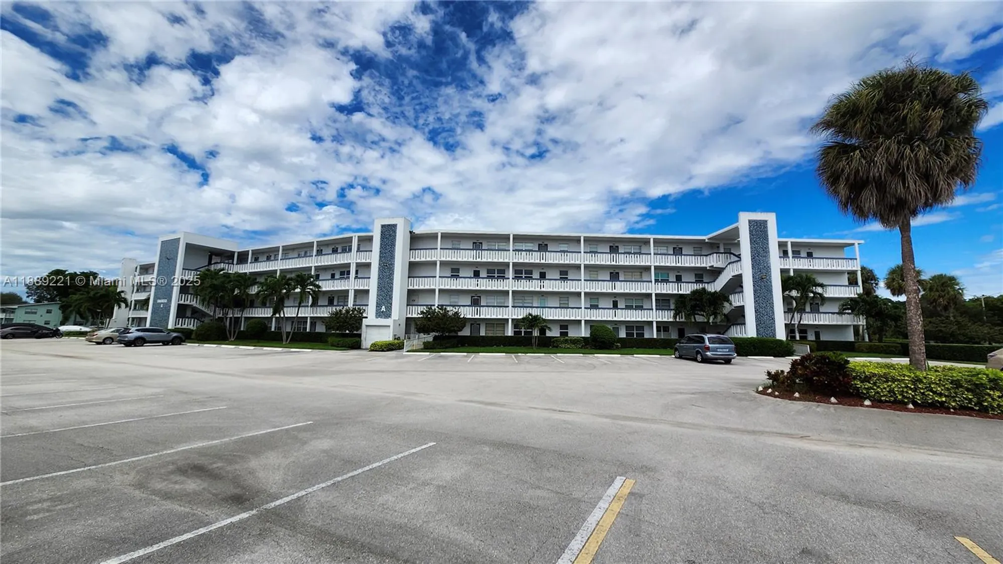 Property Slideshow image 21 of 27 | 4008 oakridge a # 4008, Deerfield Beach, FL, 33442