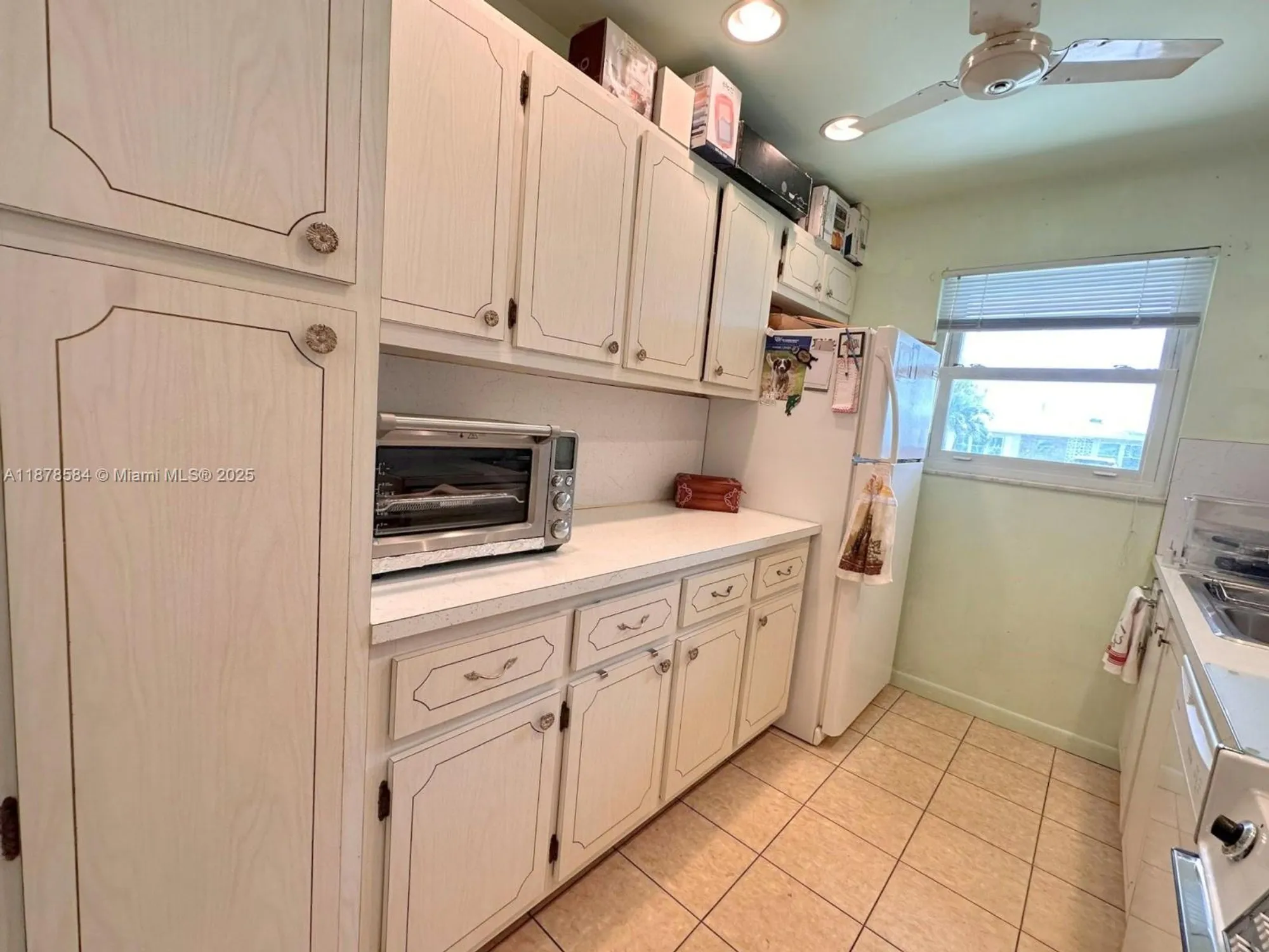 Property Slideshow image 15 of 32 | 285 n high point blvd a, Boynton Beach, FL, 33435