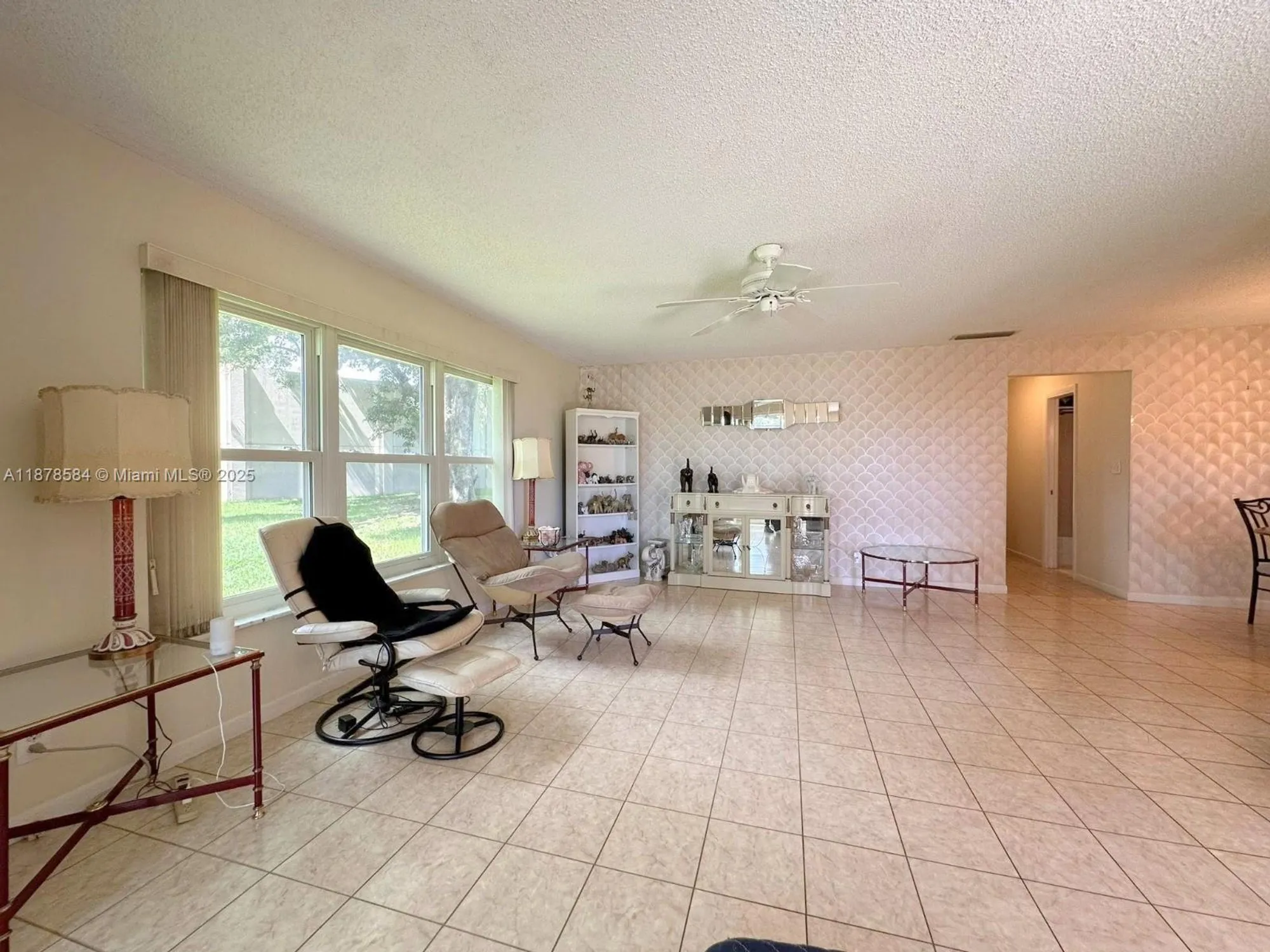 Property Slideshow image 4 of 32 | 285 n high point blvd a, Boynton Beach, FL, 33435