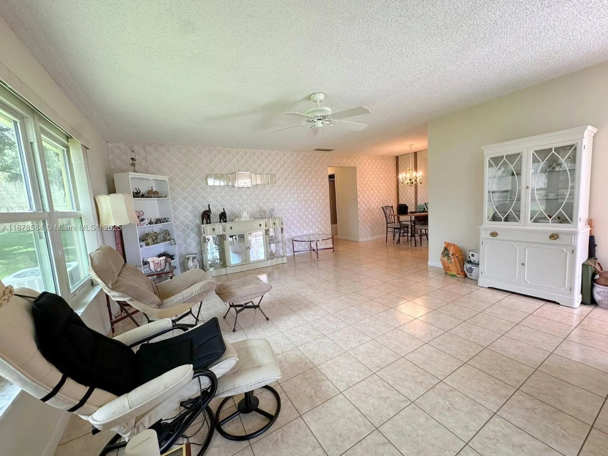 Property Slideshow image 5 of 32 | 285 n high point blvd a, Boynton Beach, FL, 33435