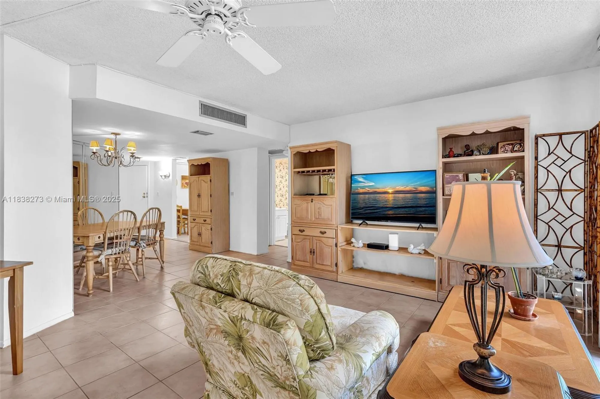 Property Slideshow image 14 of 43 | 20400 w country club dr 215, Aventura, FL, 33180