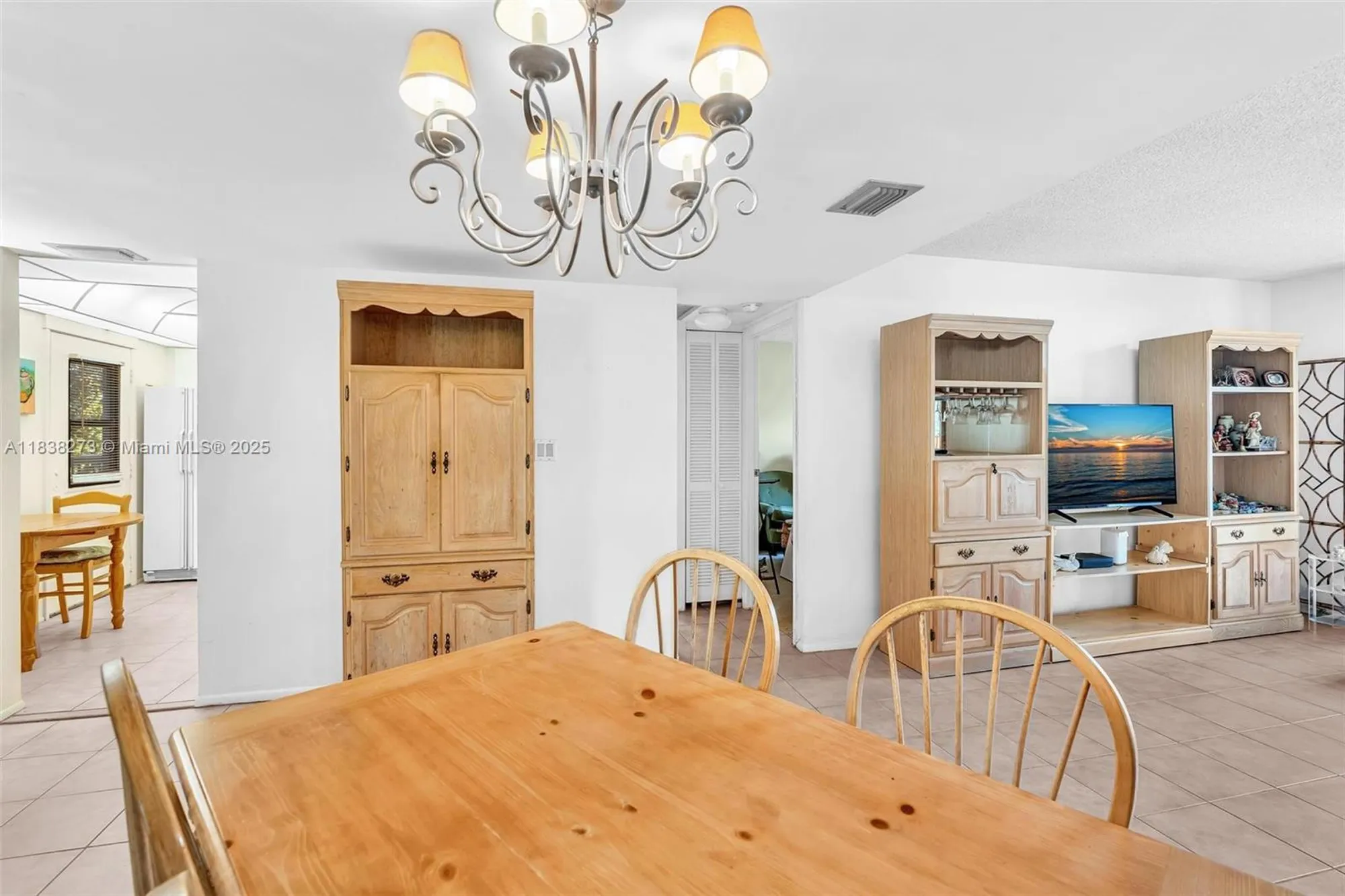 Property Slideshow image 17 of 43 | 20400 w country club dr 215, Aventura, FL, 33180