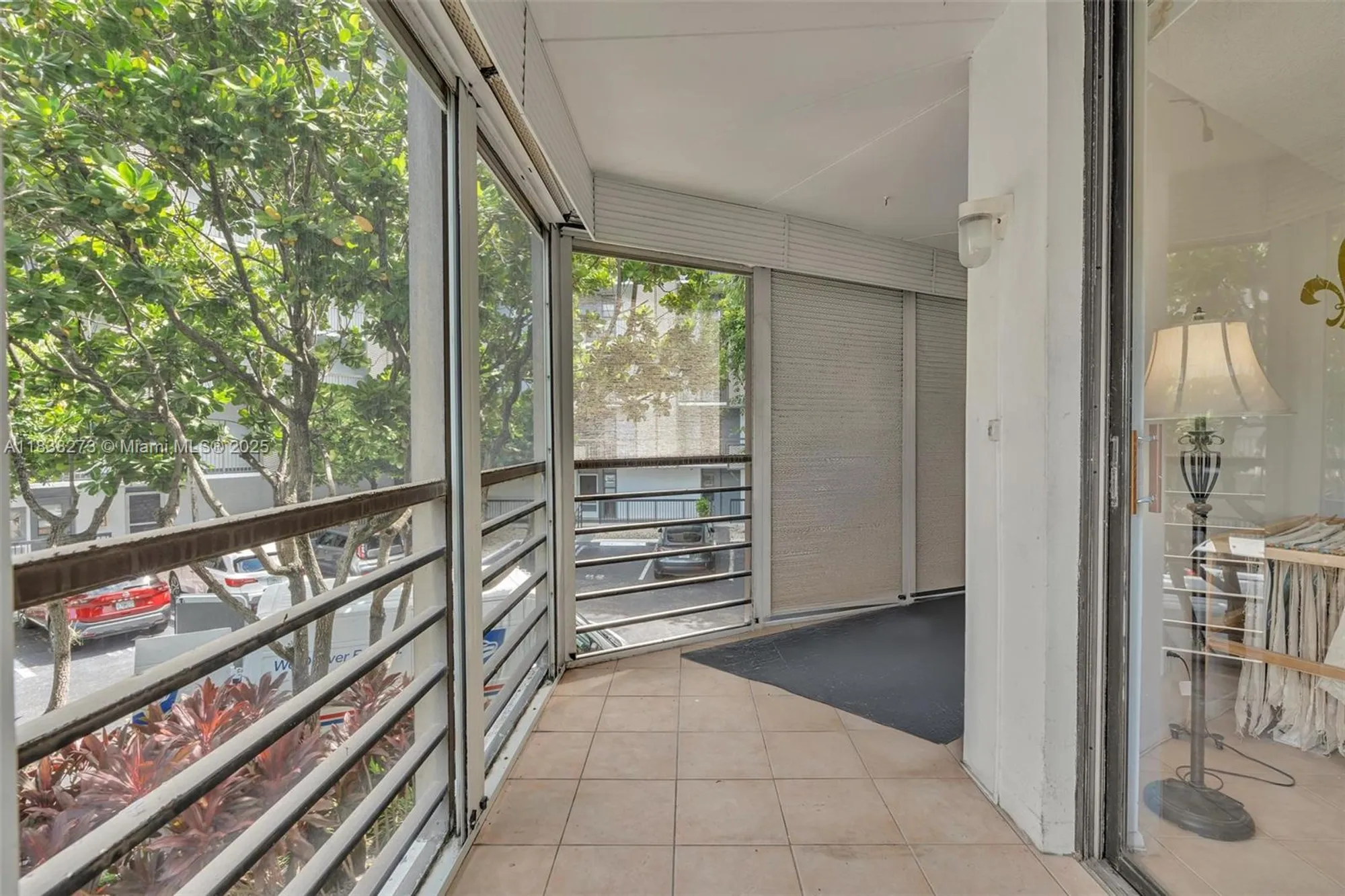 Property Slideshow image 12 of 43 | 20400 w country club dr 215, Aventura, FL, 33180