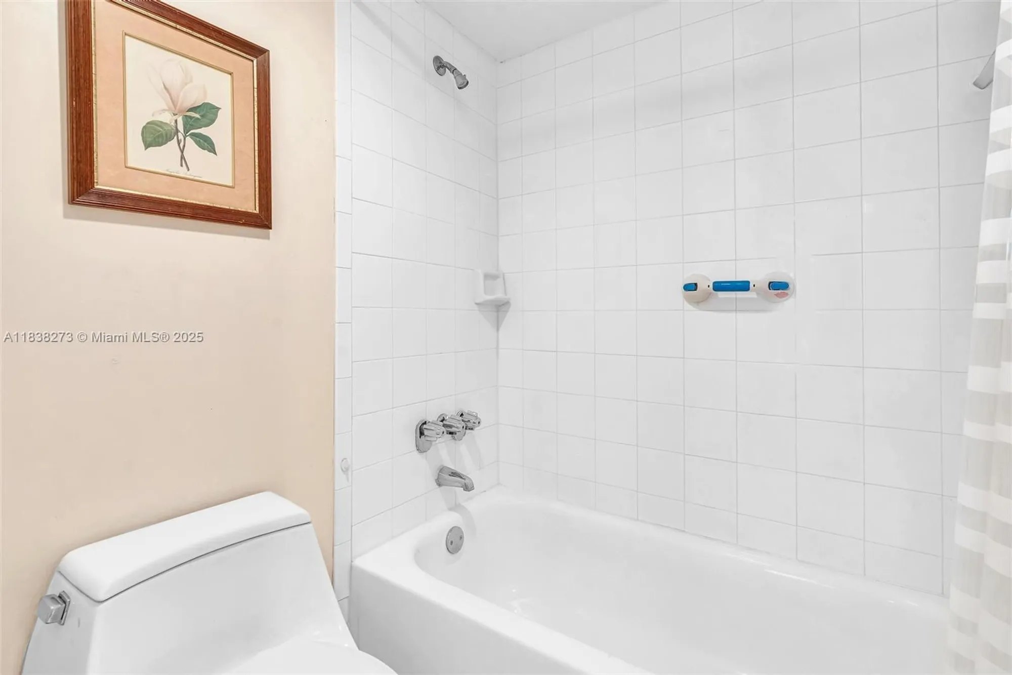 Property Slideshow image 24 of 43 | 20400 w country club dr 215, Aventura, FL, 33180