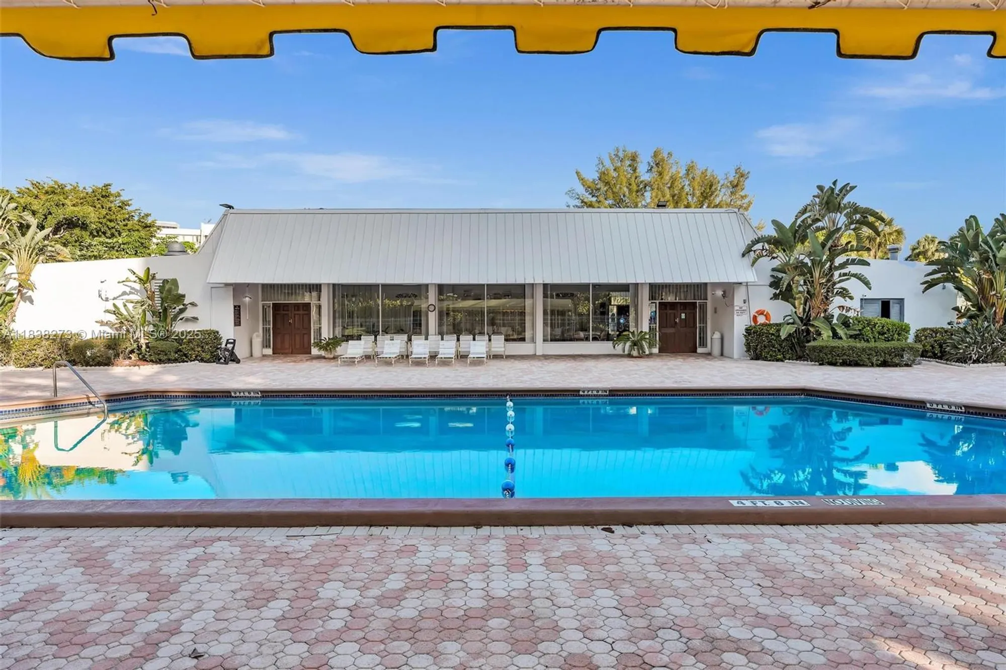 Property Slideshow image 31 of 43 | 20400 w country club dr 215, Aventura, FL, 33180