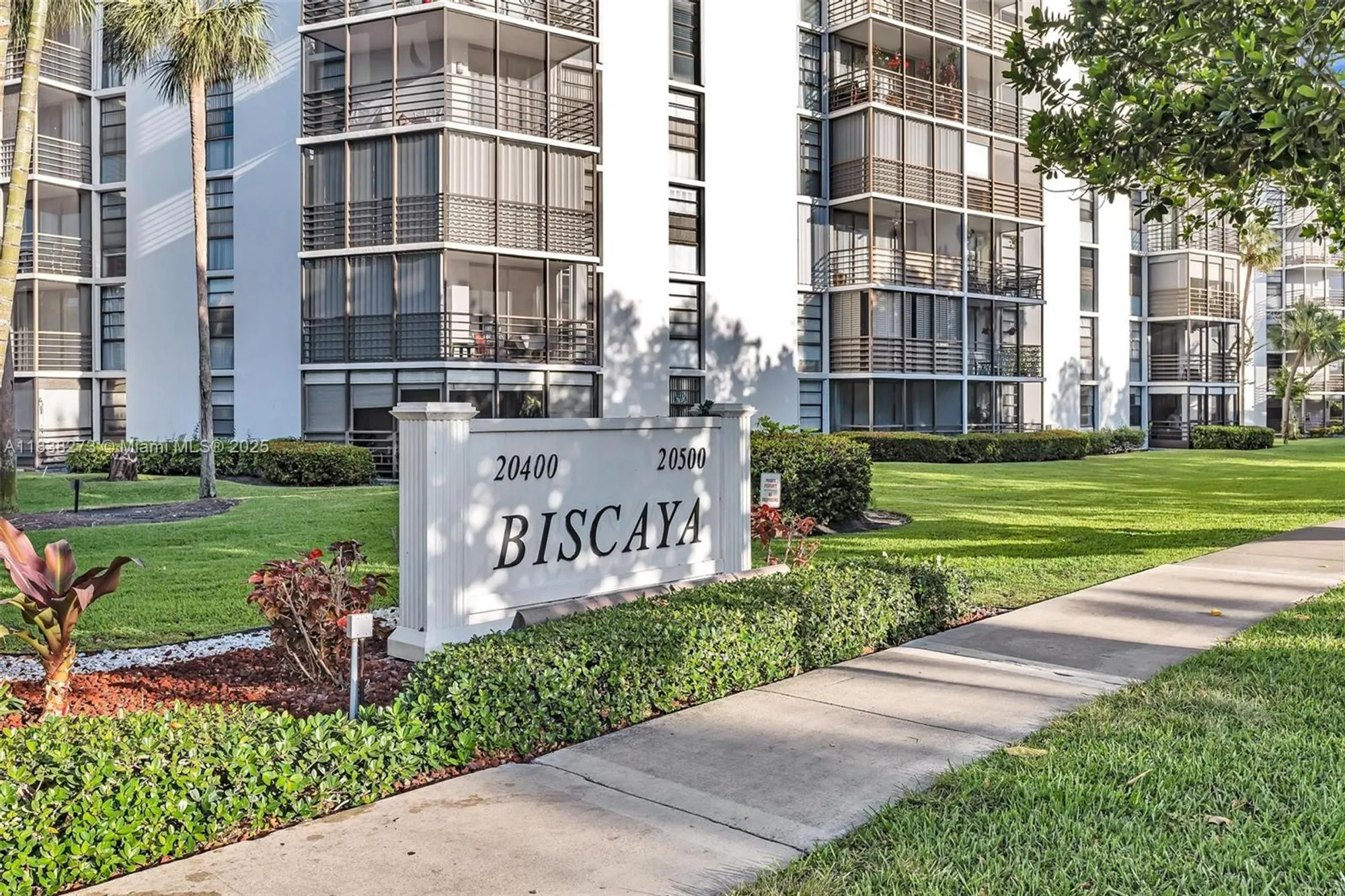 Property Slideshow image 43 of 43 | 20400 w country club dr 215, Aventura, FL, 33180