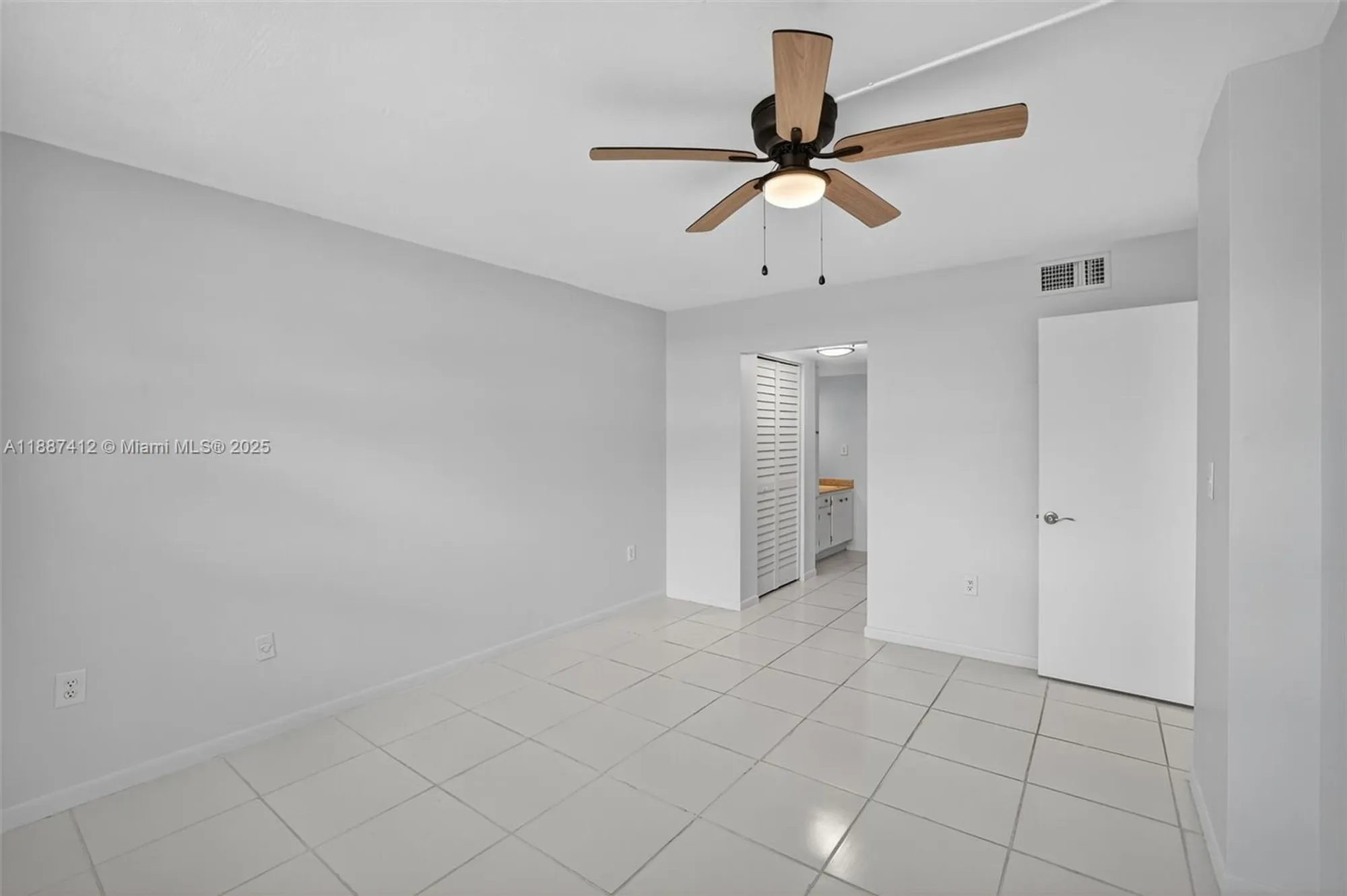 Property Slideshow image 16 of 82 | 1100 colony point cir apt 205, Pembroke Pines, FL, 33026