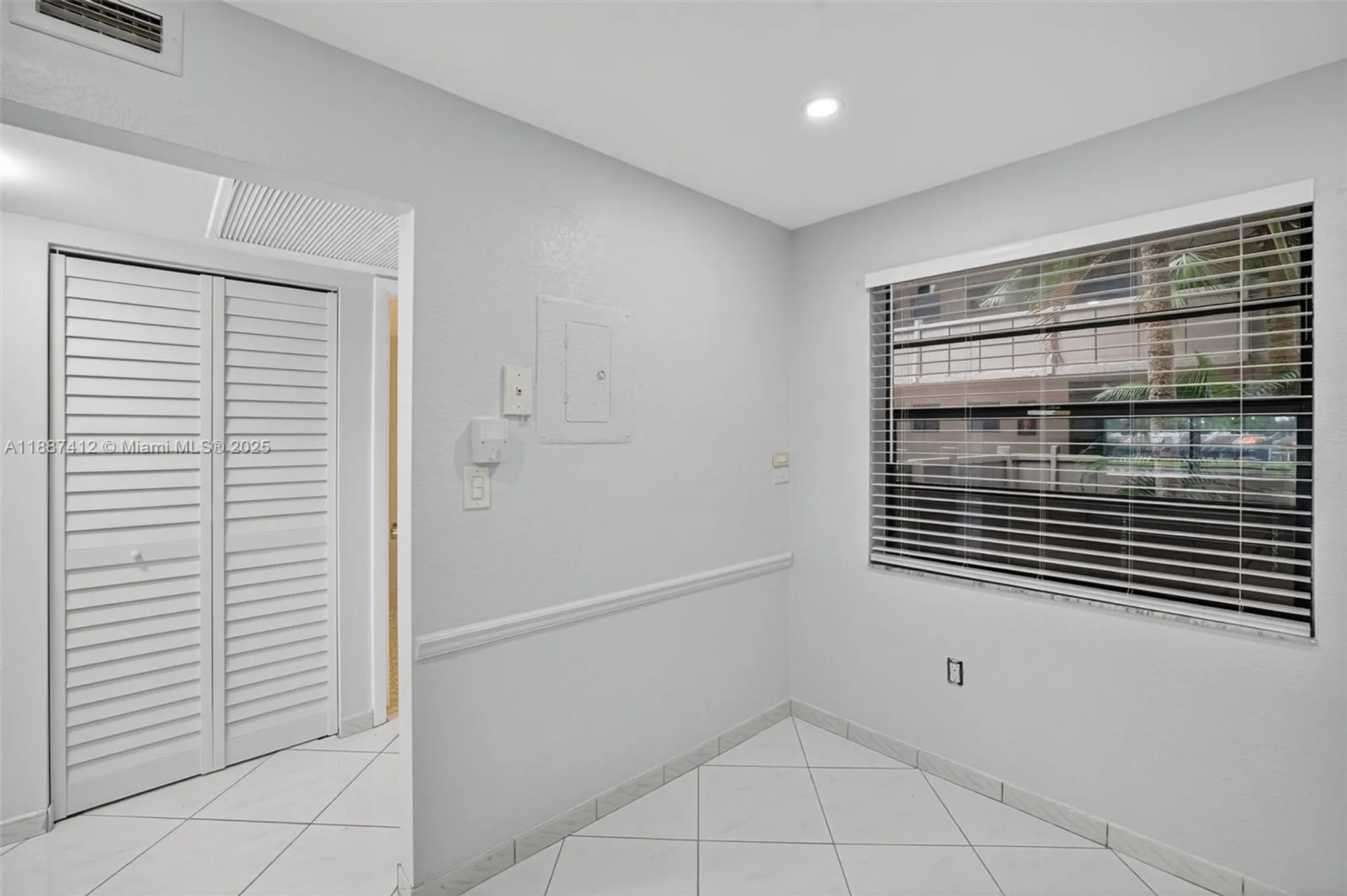 Property Slideshow image 18 of 82 | 1100 colony point cir apt 205, Pembroke Pines, FL, 33026
