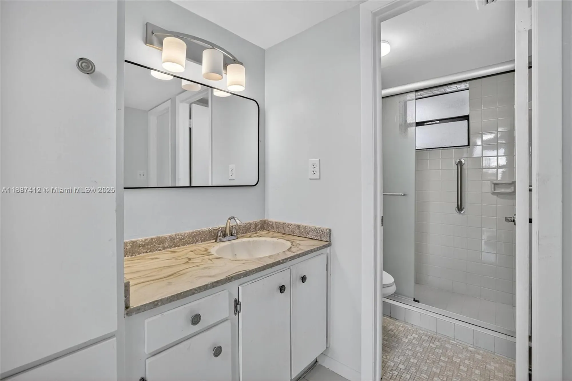 Property Slideshow image 19 of 82 | 1100 colony point cir apt 205, Pembroke Pines, FL, 33026